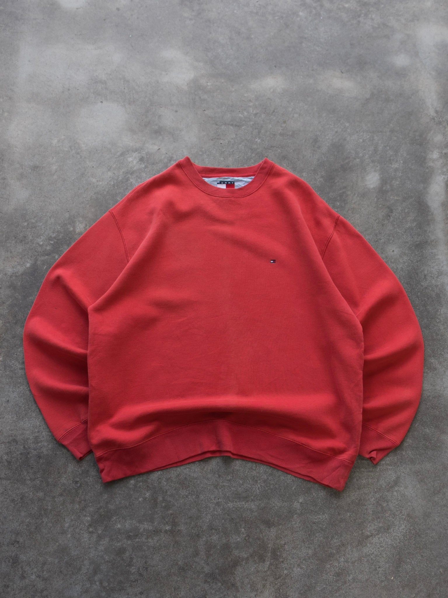 Vintage Red Tommy Hilfiger Sweatshirt (M)