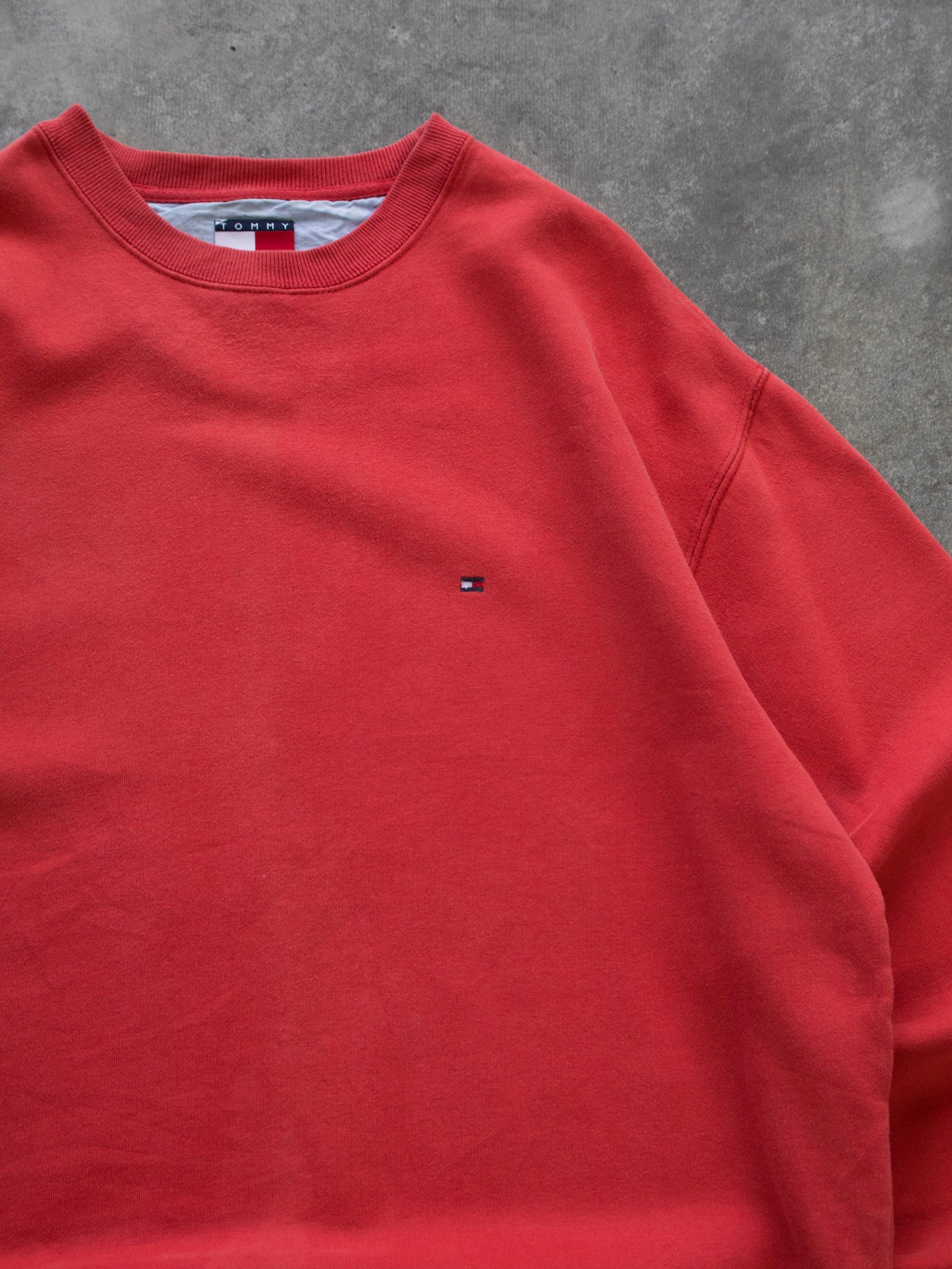 Vintage Red Tommy Hilfiger Sweatshirt (M)