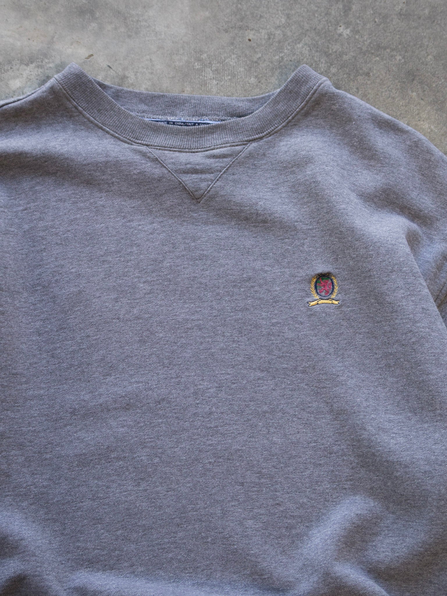 Vintage Grey Tommy Hilfiger Sweatshirt (M)