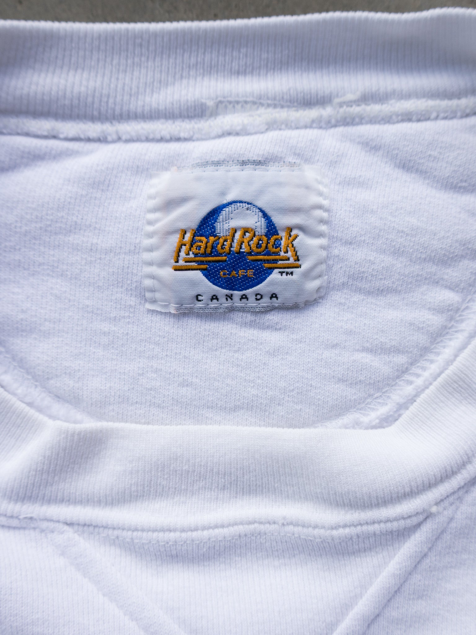 Vintage 1989 White Hard Rock Cafe Banff Canada Crewneck (XL)