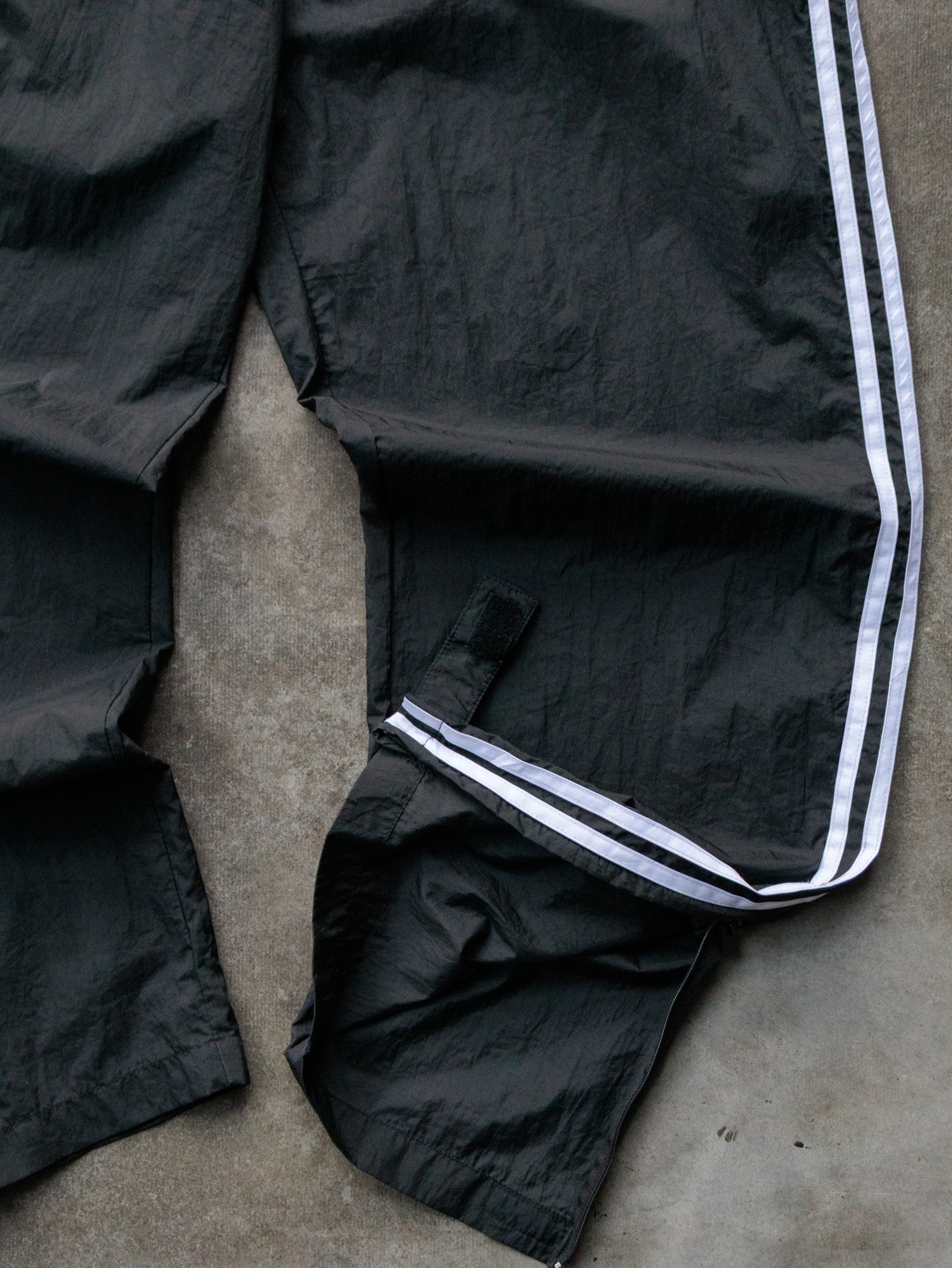 Vintage 00s Black Adidas Pants (XL)