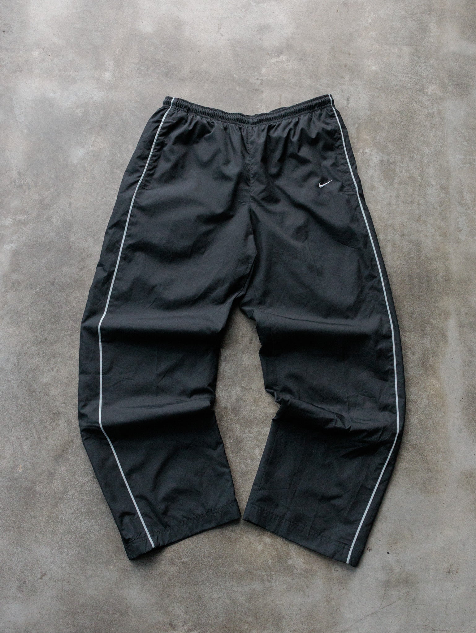 Vintage 00s Black Nike Pants (L)