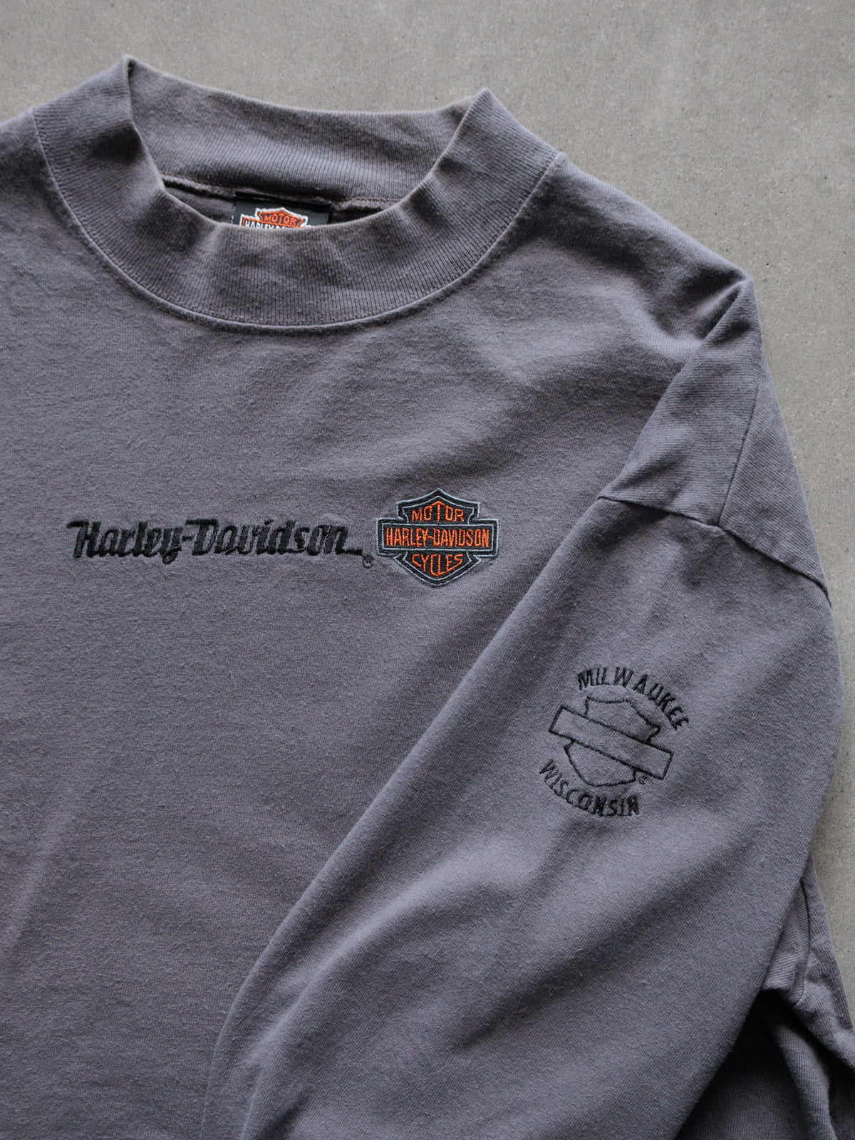 Vintage 90s Grey Harley-Davidson Milwaukee Wisconsin Long Sleeve Tee (XL)
