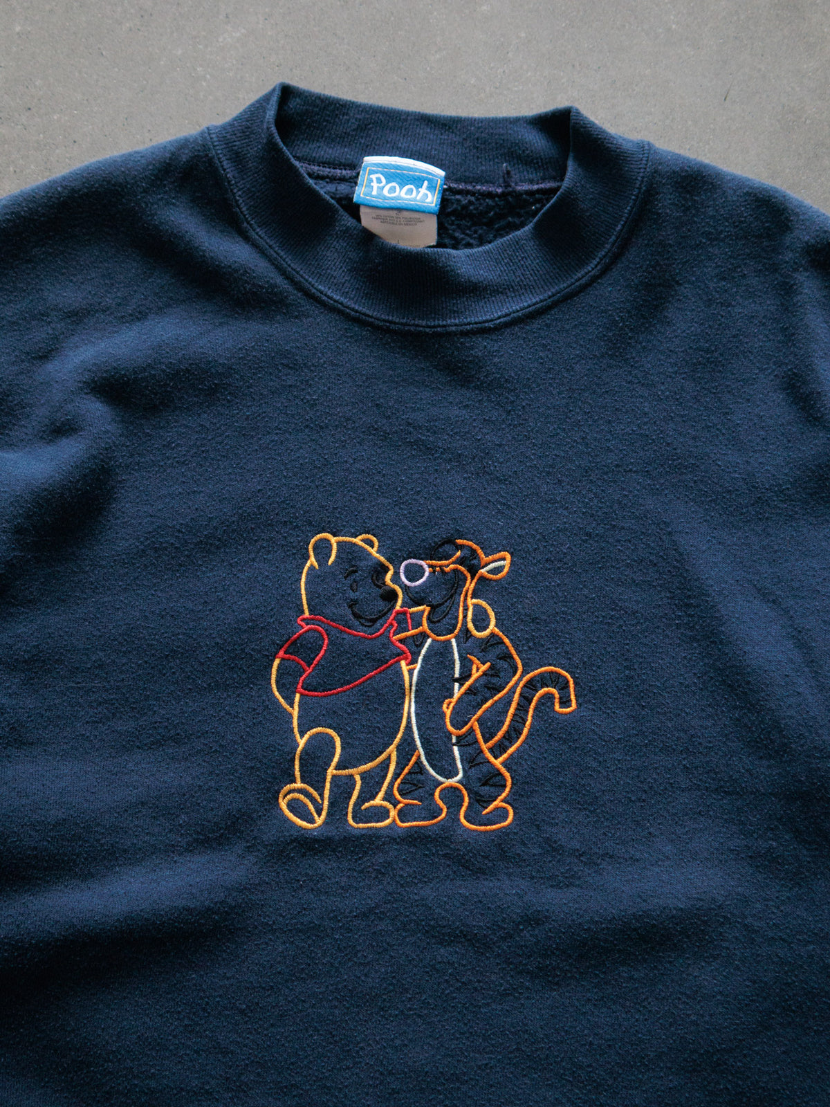 Vintage 90s Navy Disney Pooh & Tigger Sweatshirt (L)