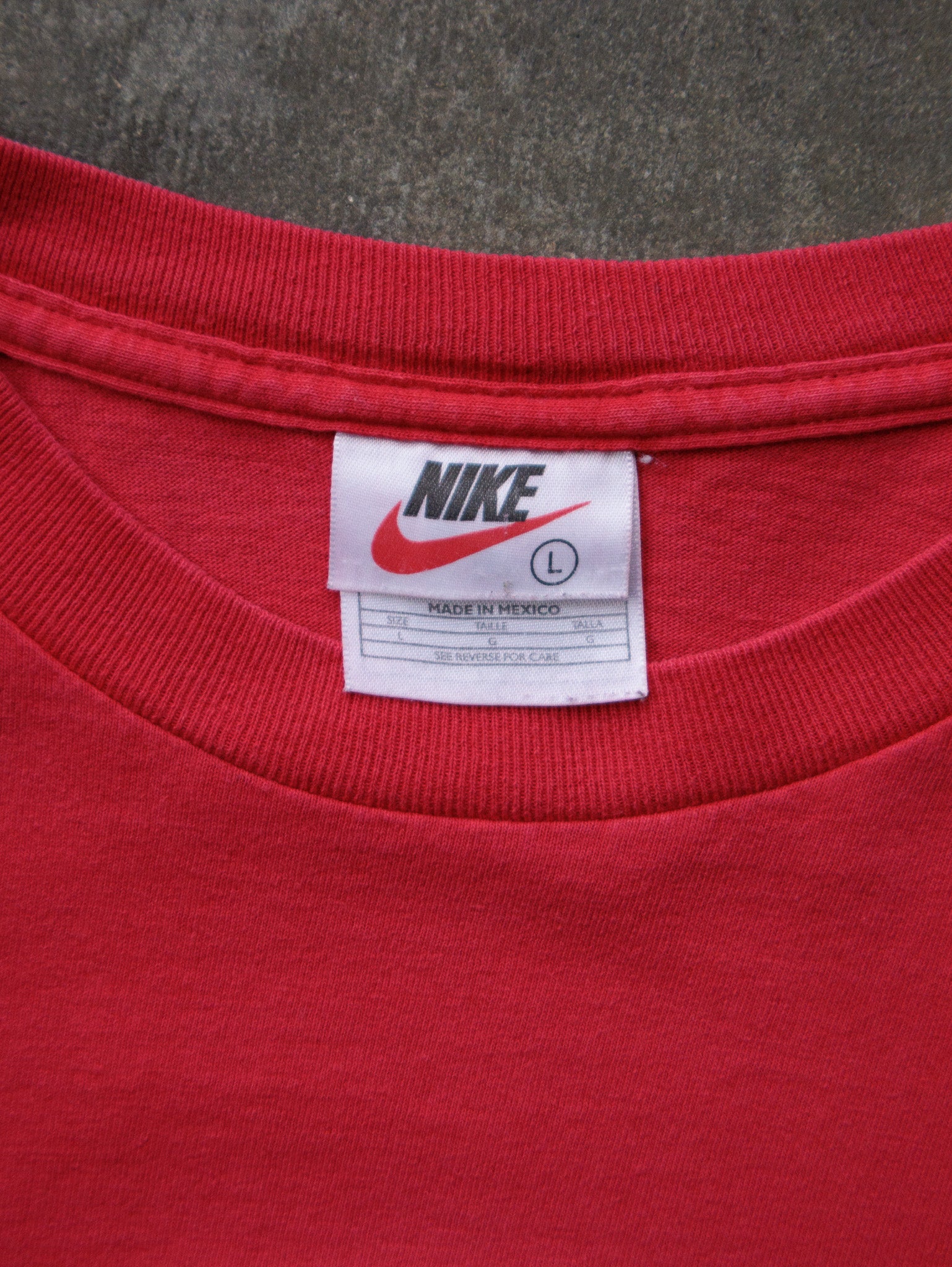 Vintage 00s Red Nike All Signs Point To Kick Butt Slogan Tee (L)