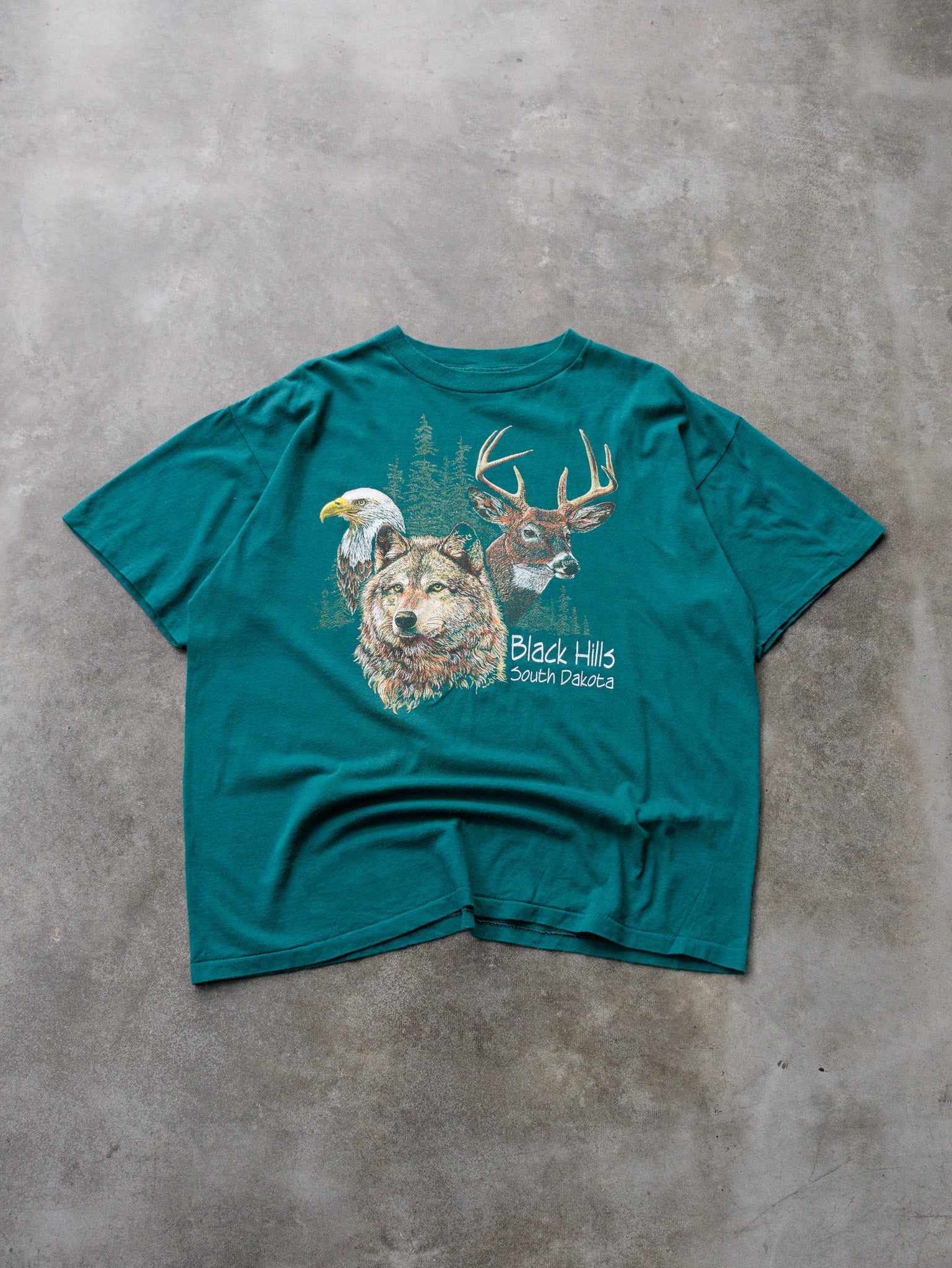 Vintage 90s Green Black Hills South Dakota Wolf Tee (XL)