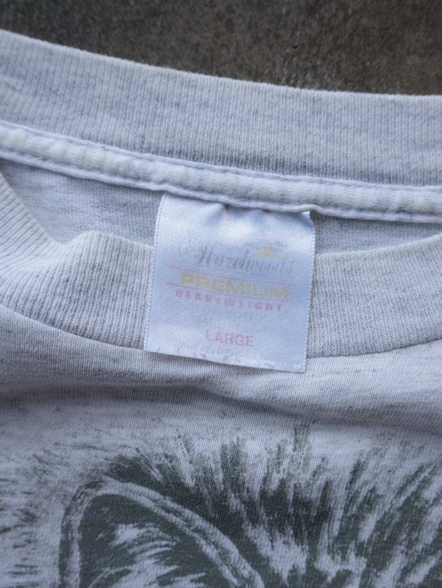 Vintage Grey Wolf Graphic Tee (L)