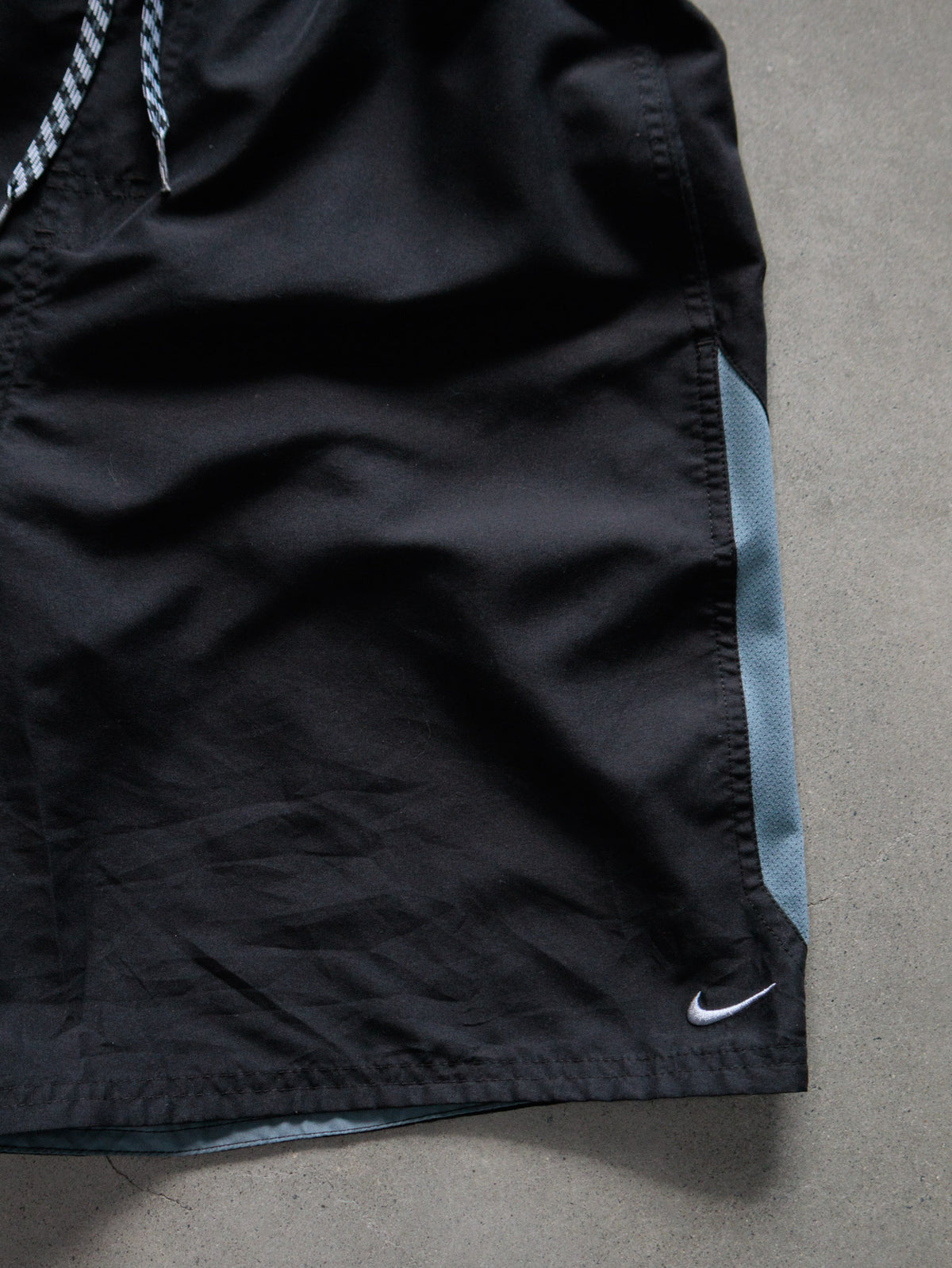 Vintage 00s Black Nike Shorts (L)