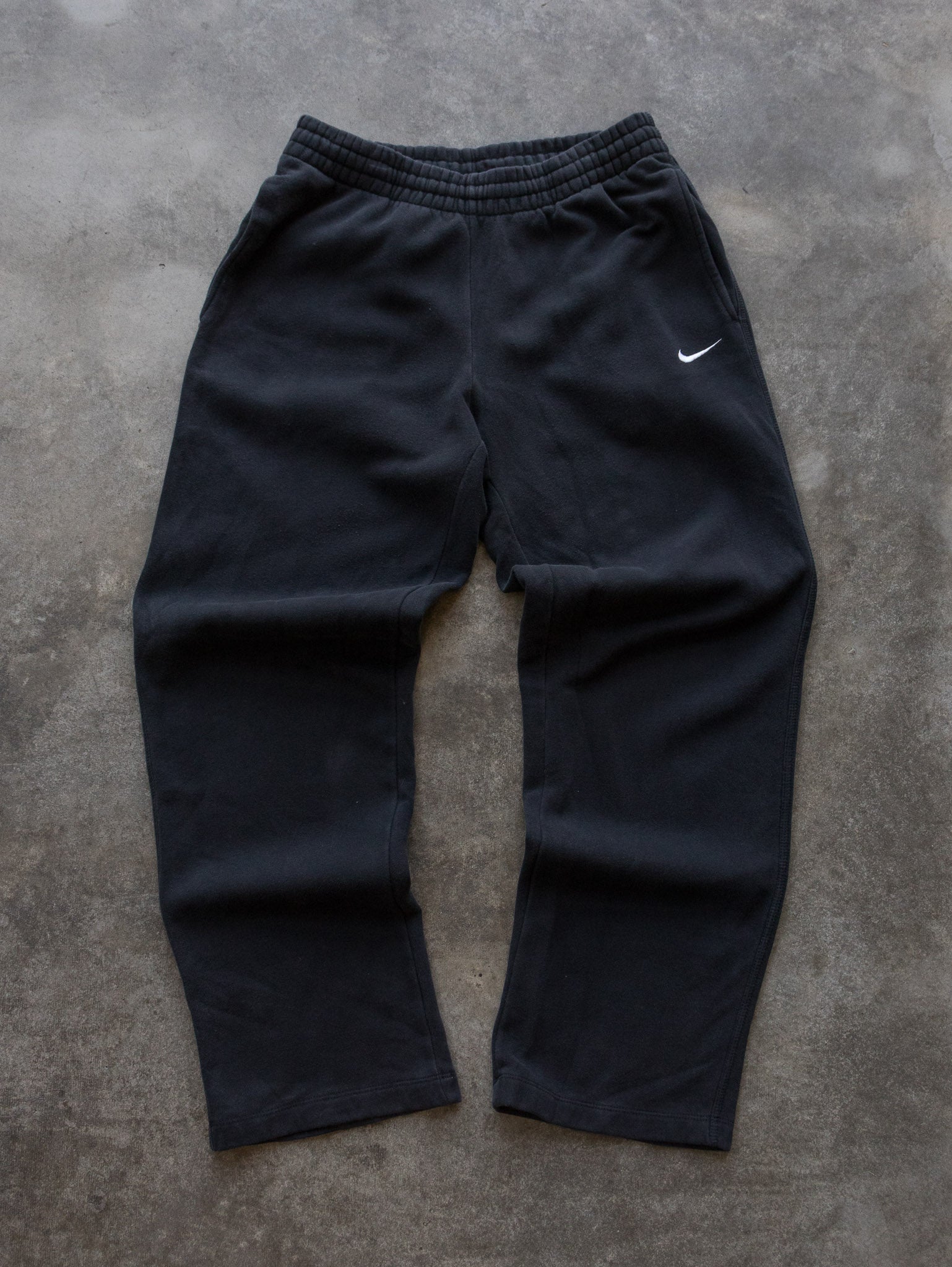 Vintage Black Nike Sweatpants (M)