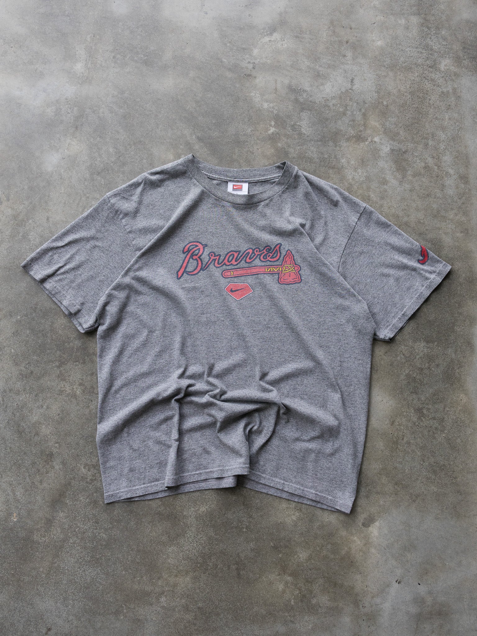 Vintage 00s Grey Nike Atlanta Braves Tee (L)