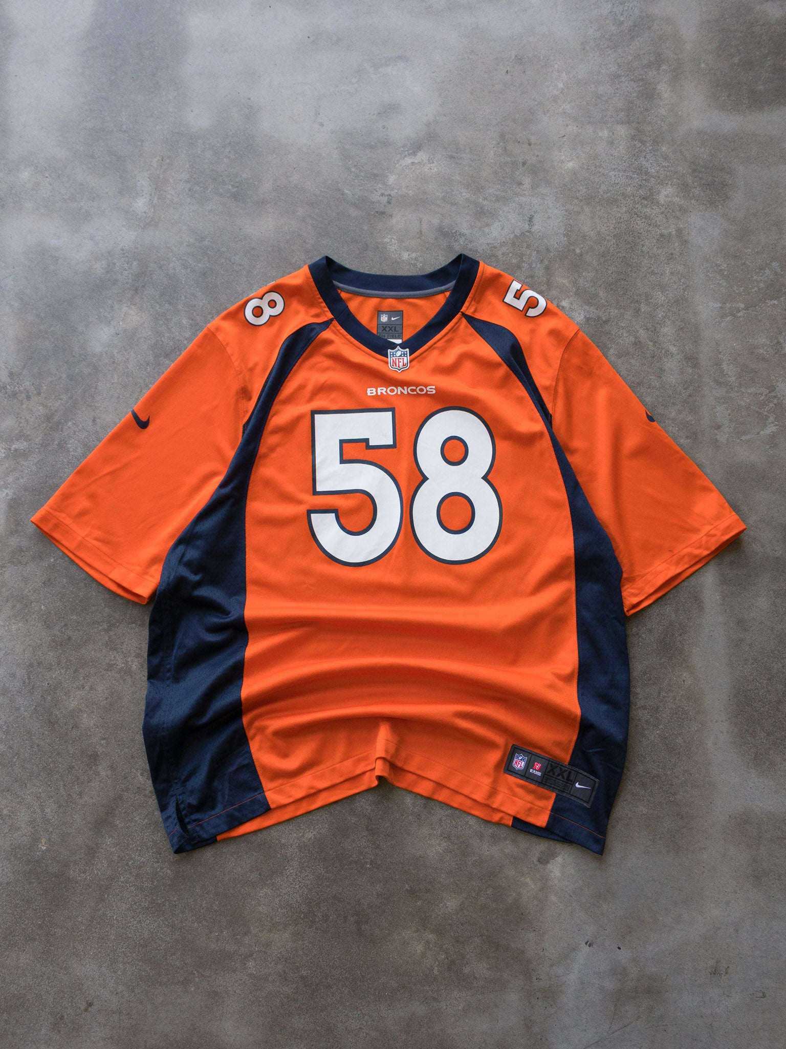 Vintage Nike Denver Broncos Von Miller NFL Jersey (2XL)