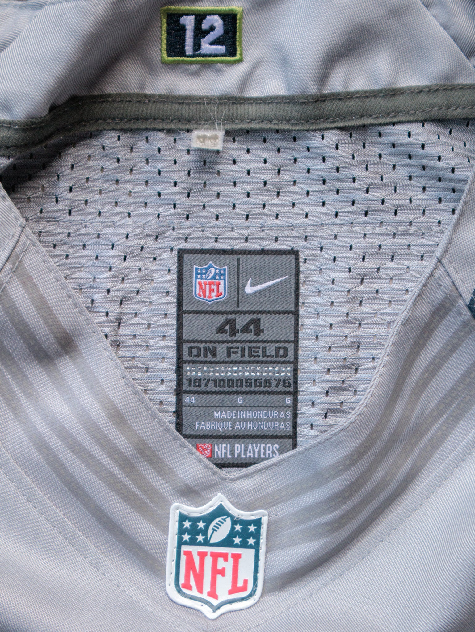 Vintage Grey Nike Seattle Seahawks Russell Wilson Jersey (M)
