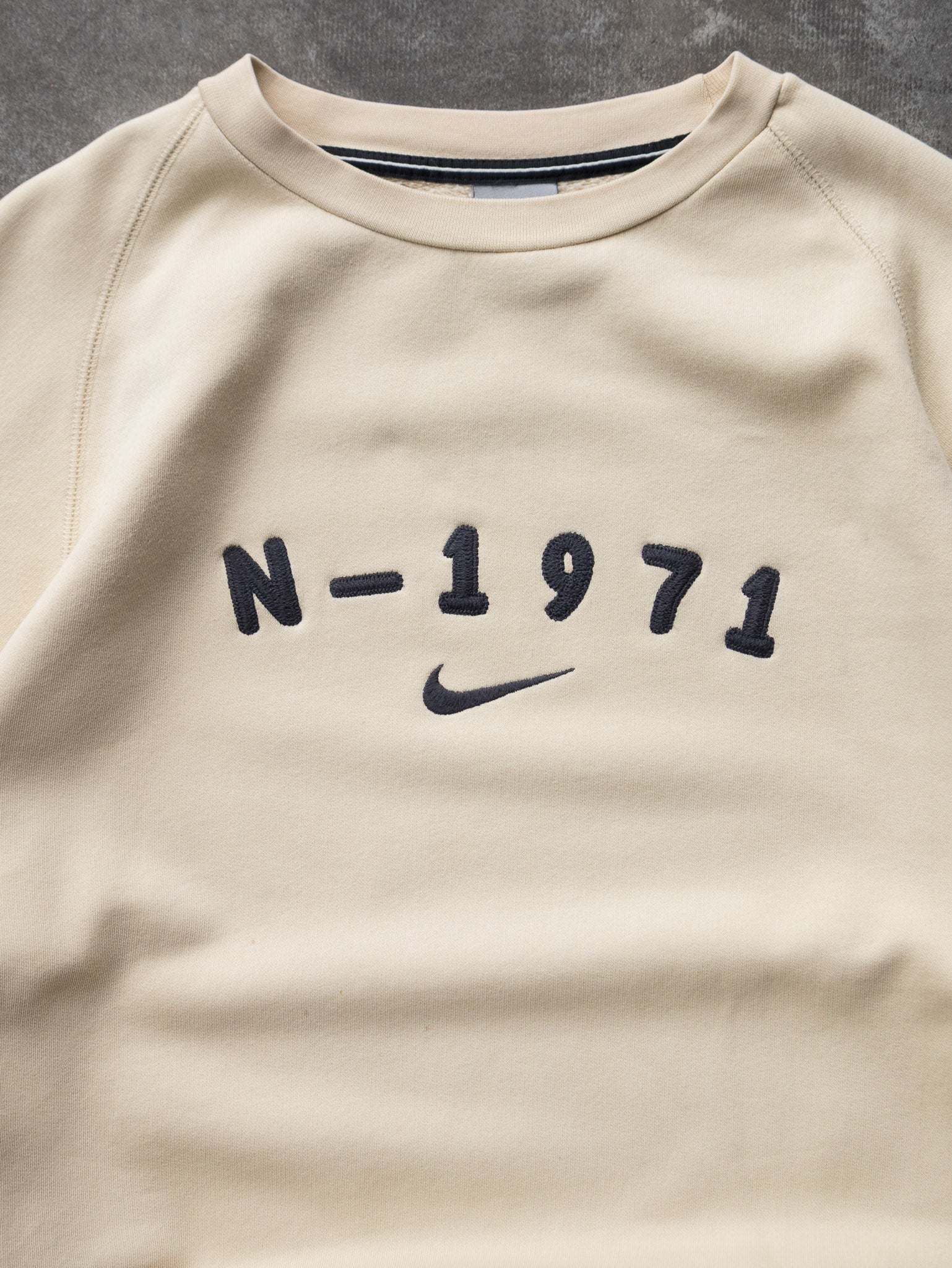 Vintage 00s Cream Nike Sweatshirt (L)