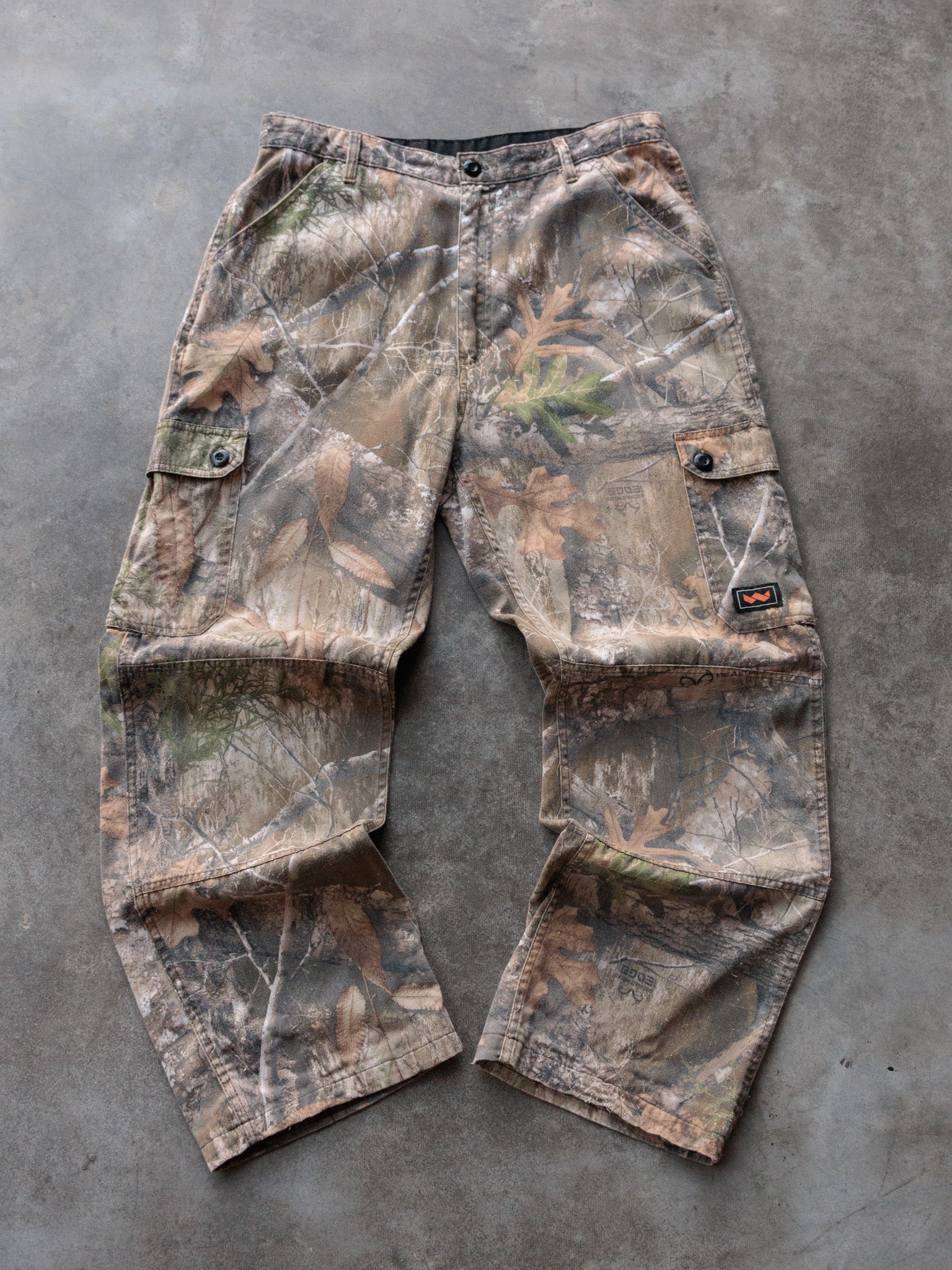 Brown Realtree Edge Camo Walls Outdoor Goods Cargo Pants (L)