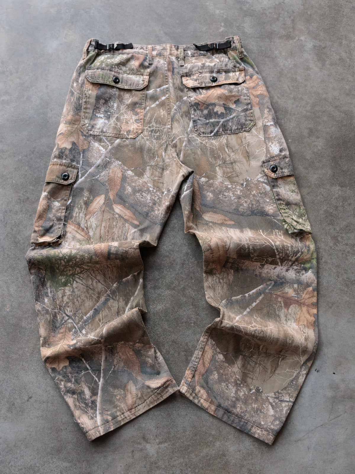 Brown Realtree Edge Camo Walls Outdoor Goods Cargo Pants (L)