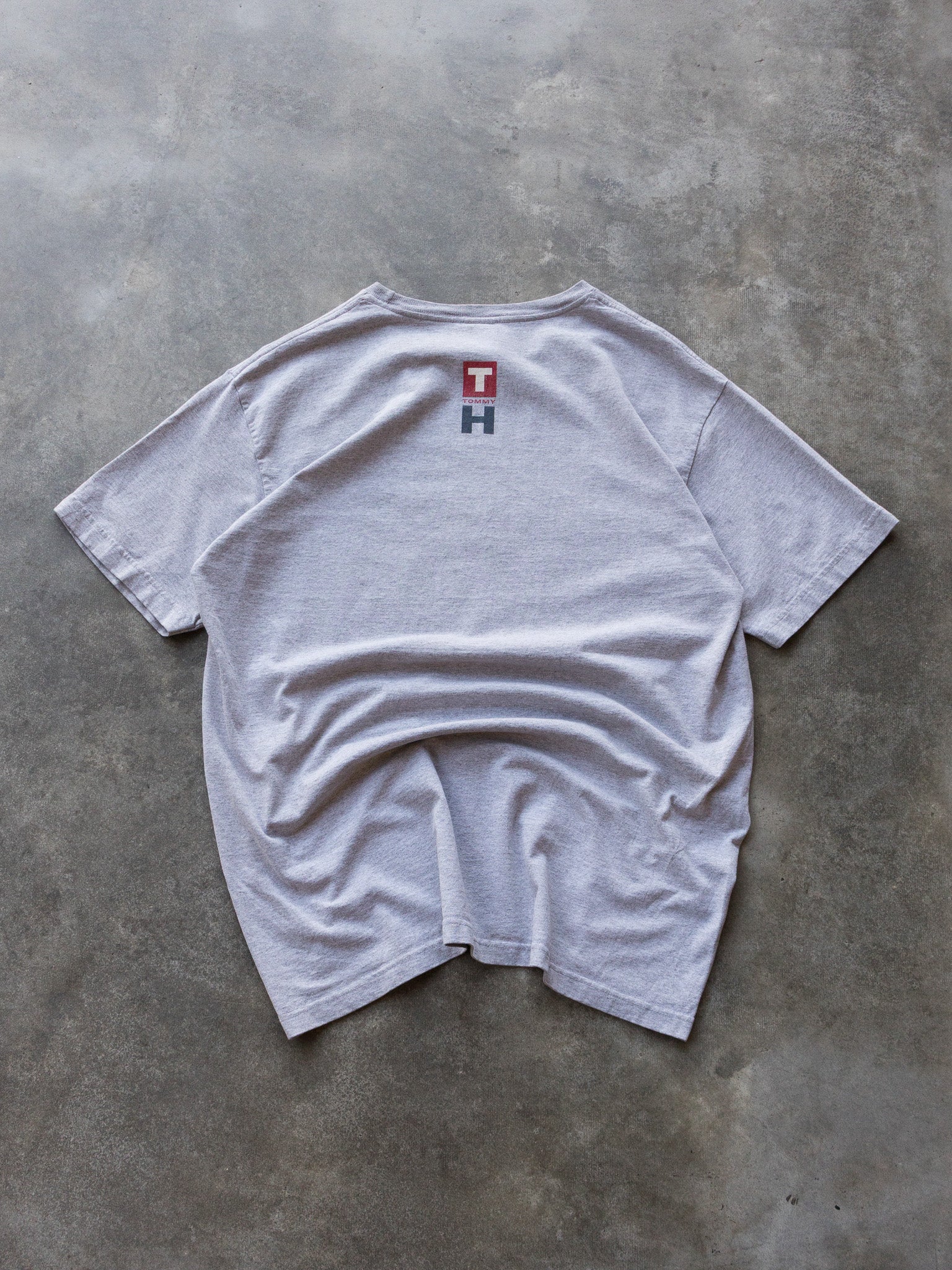 Vintage Grey Tommy Hilfiger Tee (M)
