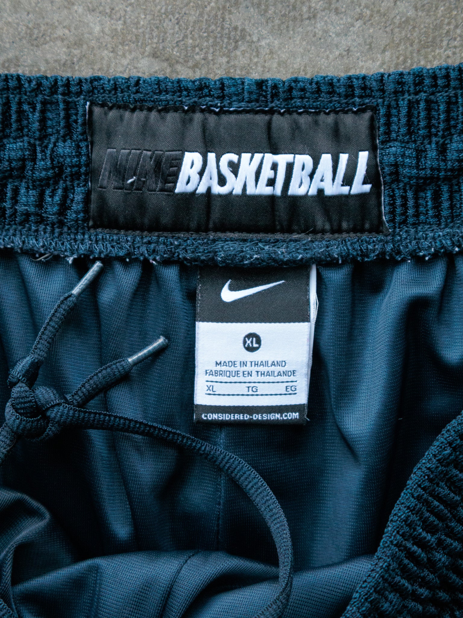 Vintage Green Nike Basketball Shorts (XL)