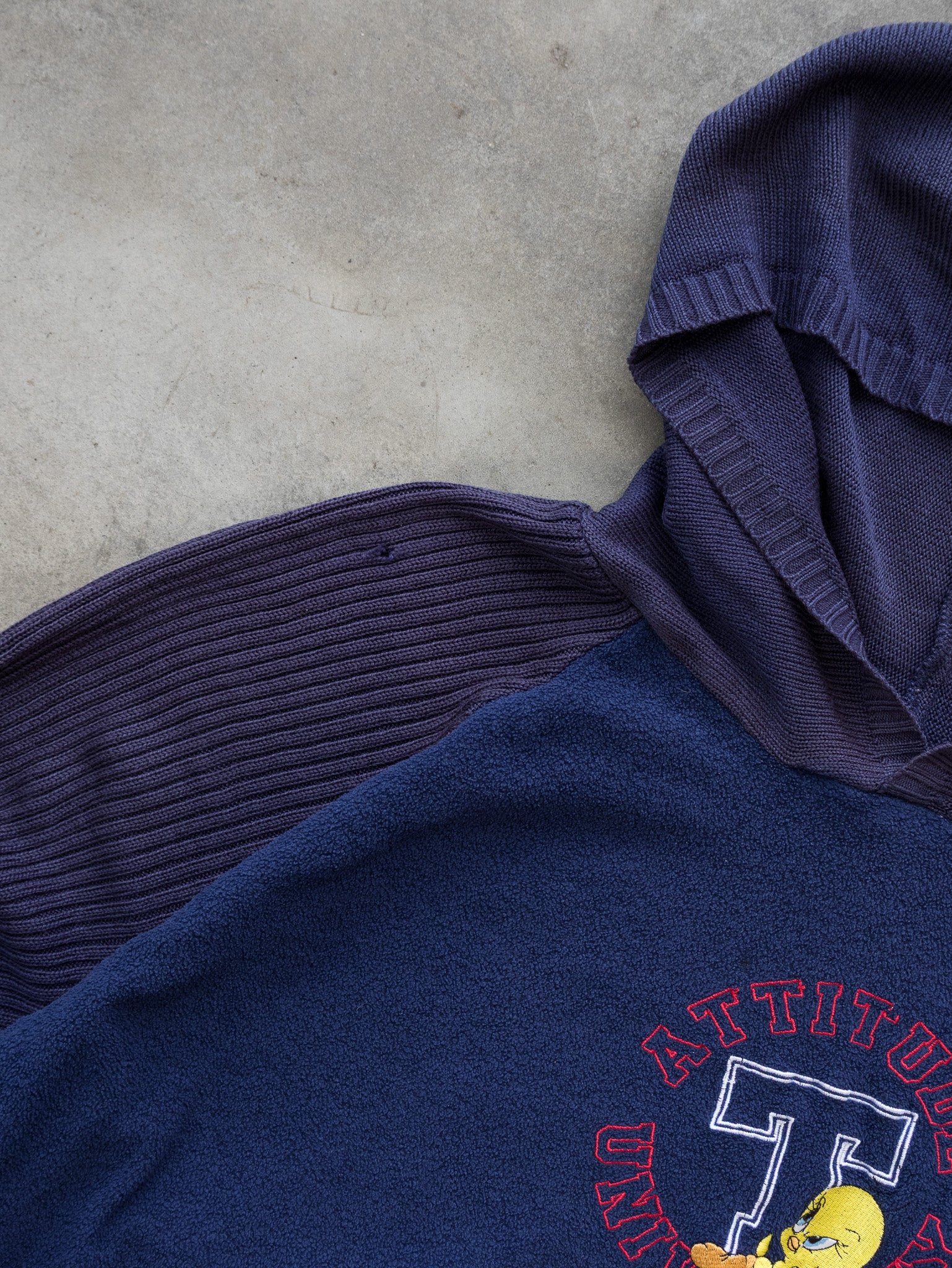 Vintage Navy Looney Tunes Tweety Sweatshirt (Women's 2XL)