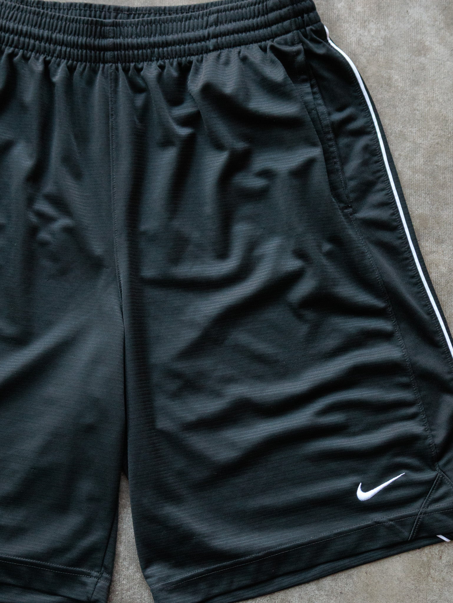 Vintage 00s Green Nike Mesh Shorts (XL)