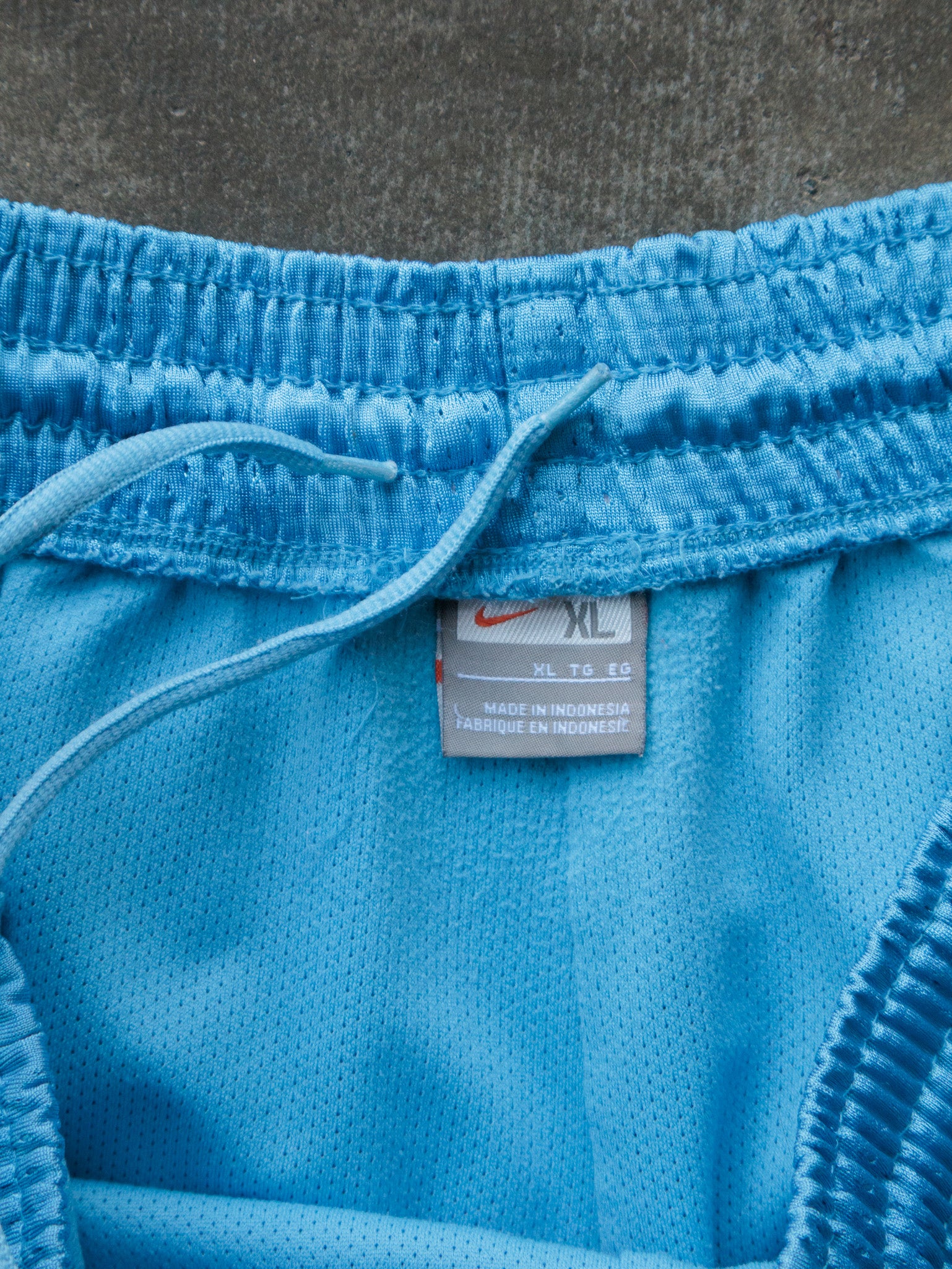 Vintage 00s Blue Nike Basketball Shorts (XL)