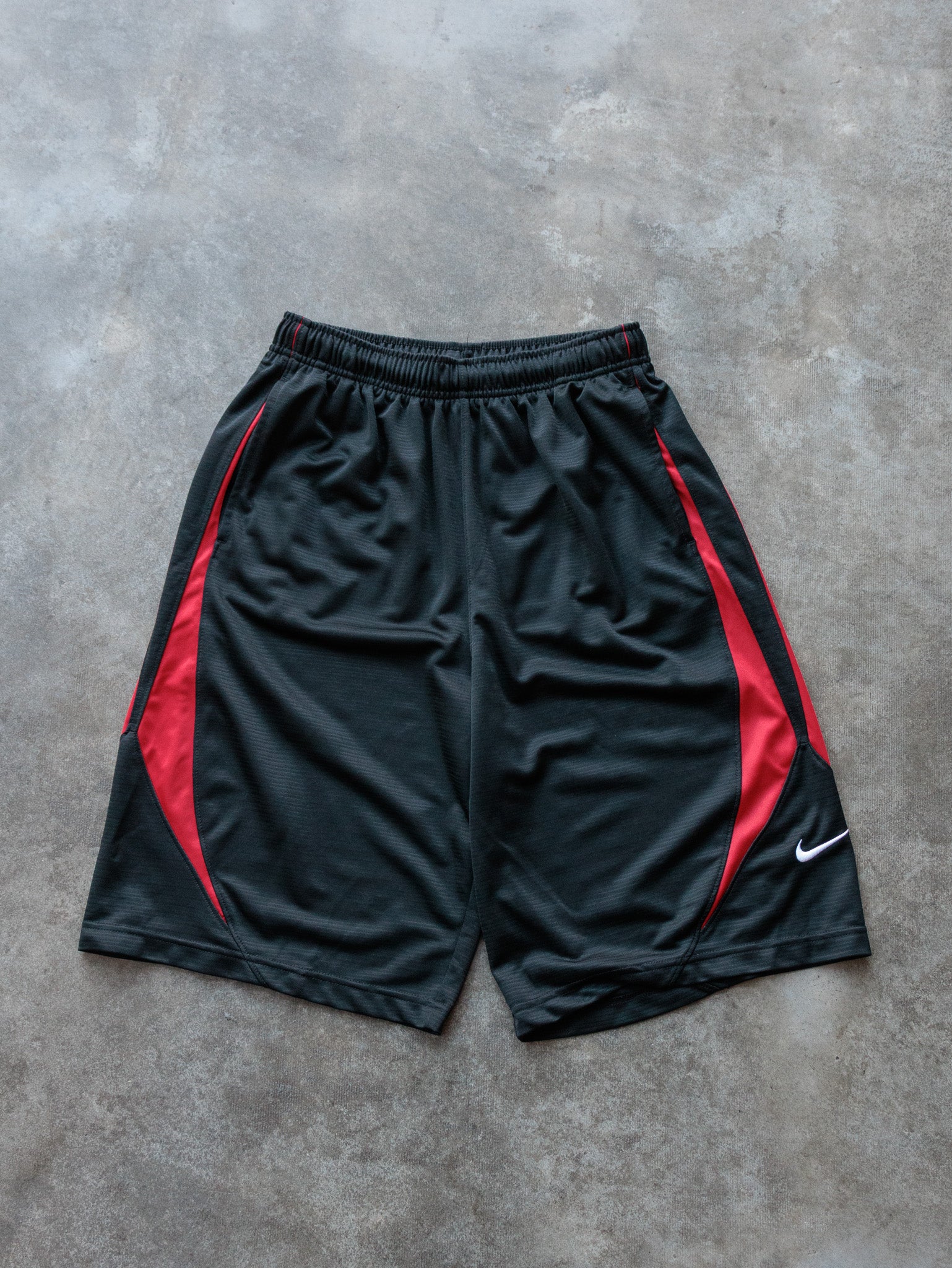 Vintage 00s Black Nike Mesh Shorts (XL)