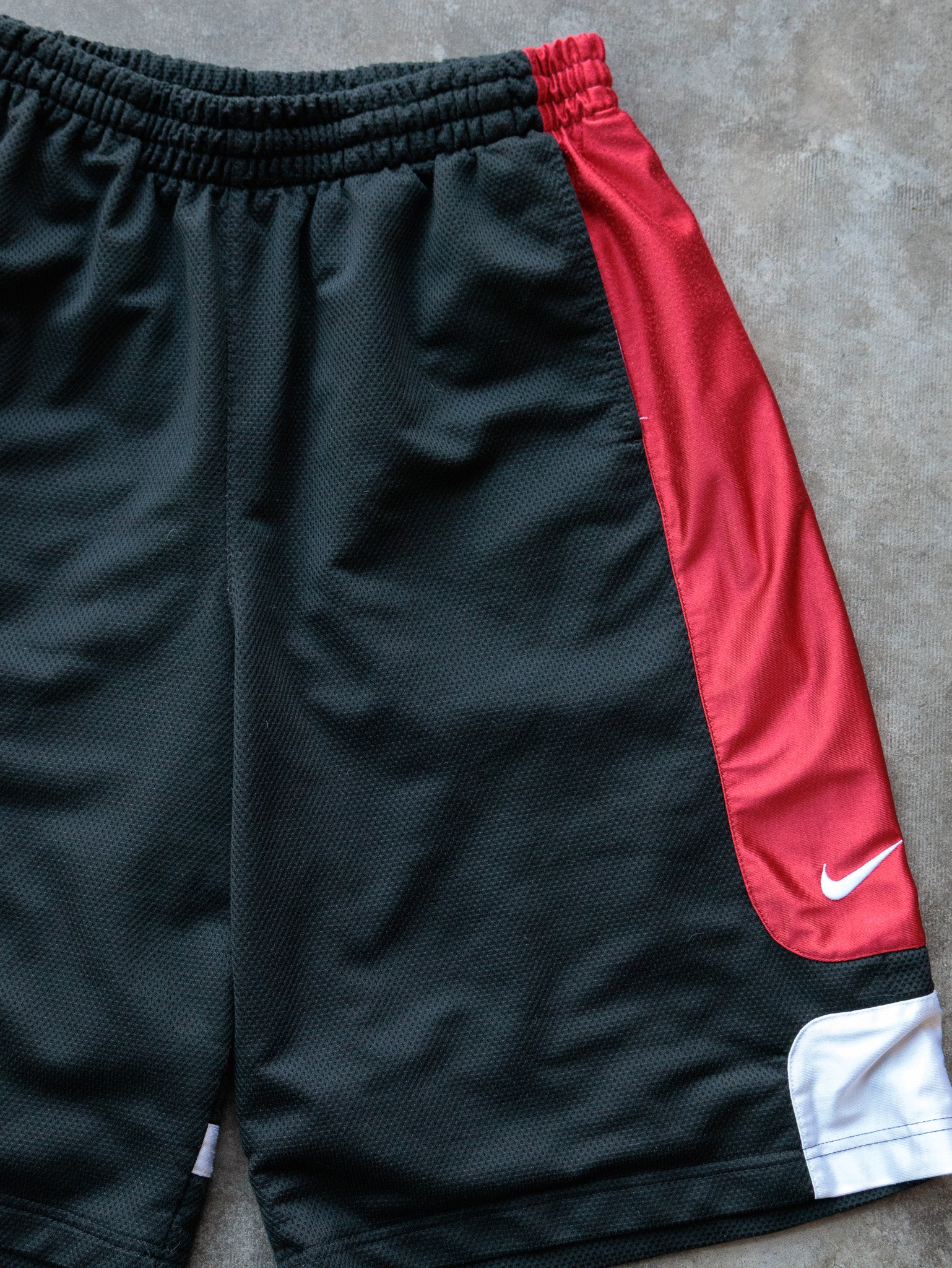 Vintage 00s Black Nike Shorts (XL)