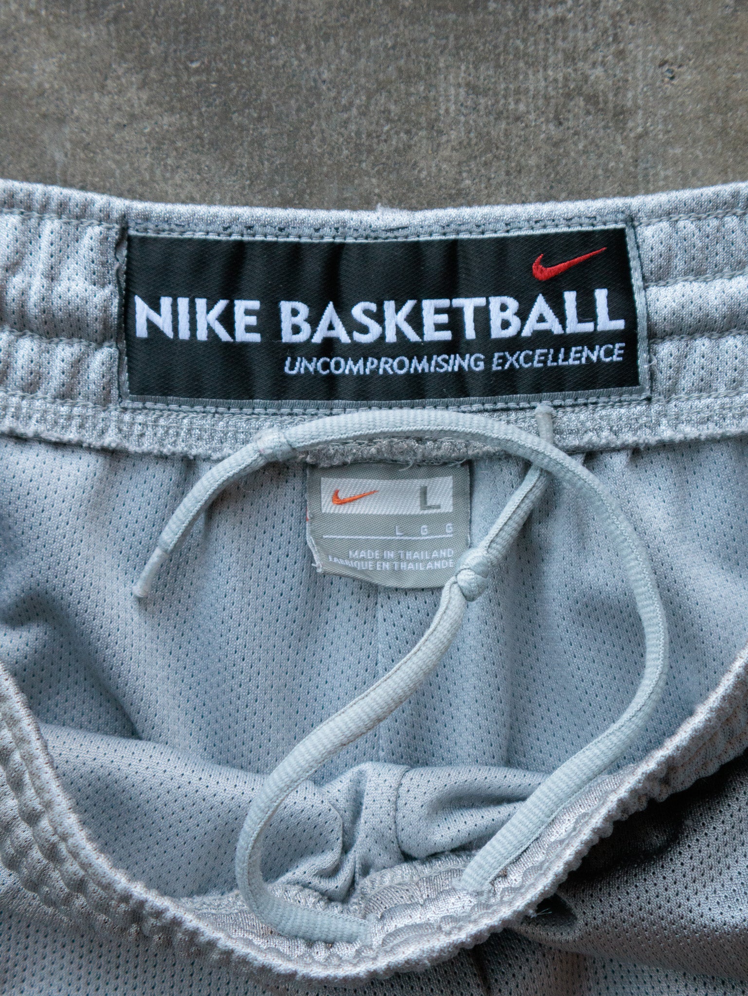 Vintage 00s Grey Nike Basketball Shorts (L)