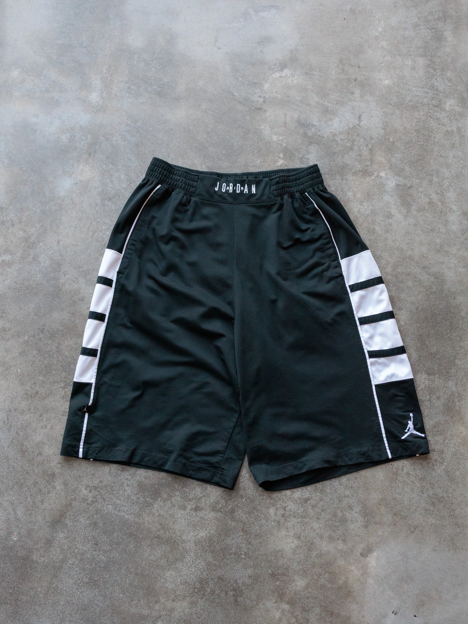 Vintage Green Jordan Basketball Shorts (L)