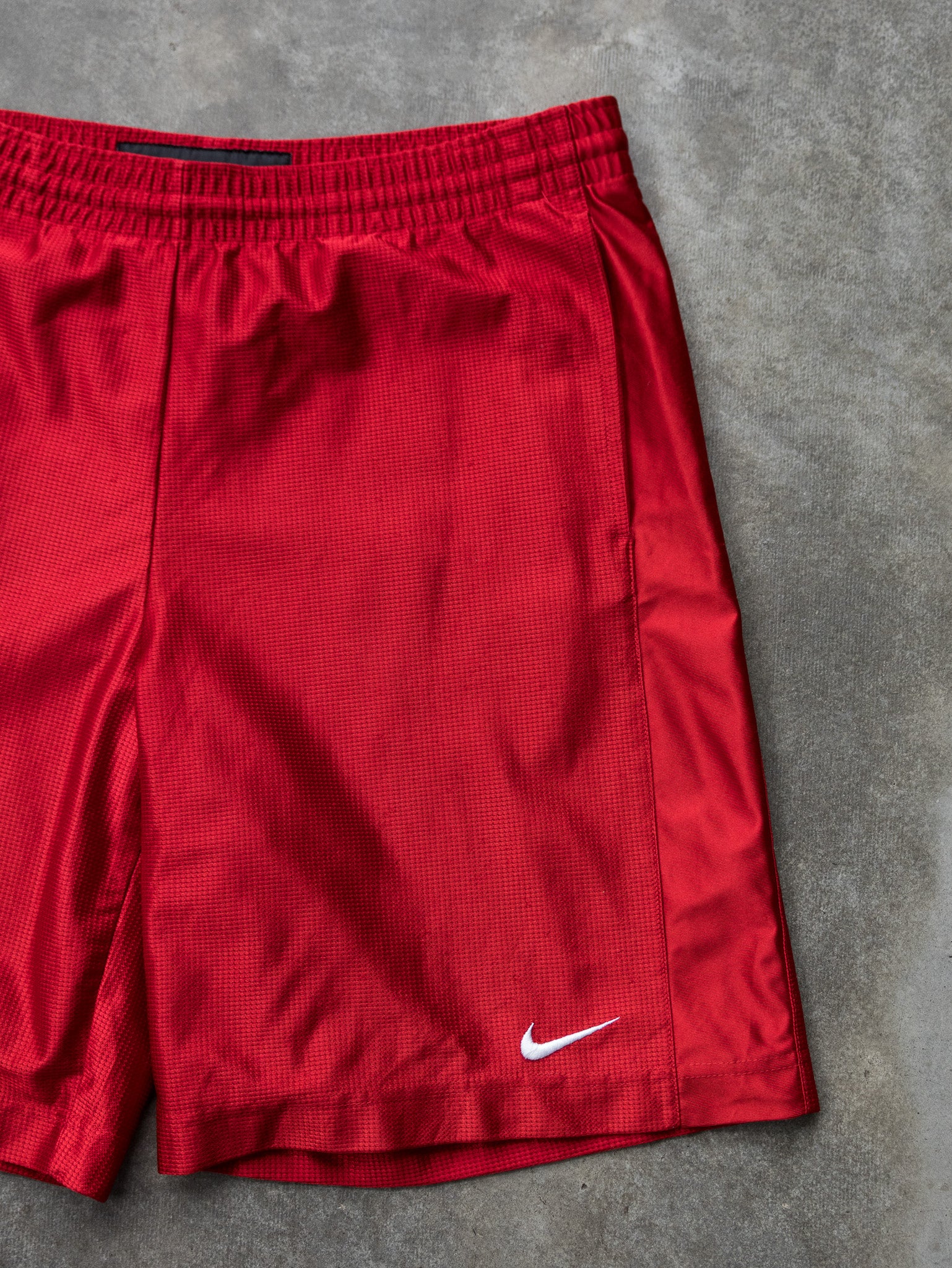 Vintage Red Nike Shorts (M)