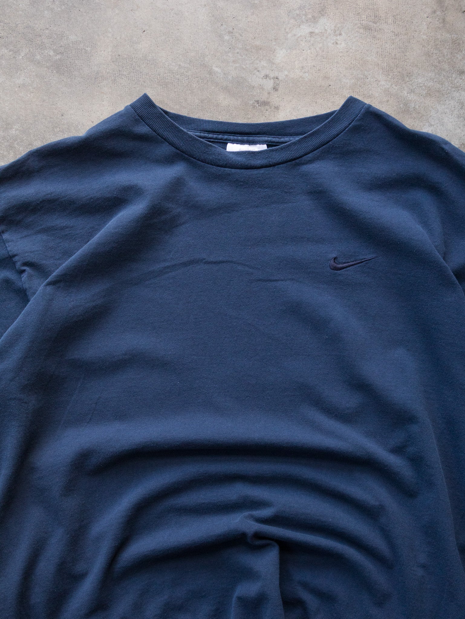 Vintage 90s Navy Nike Swoosh Tee (L)