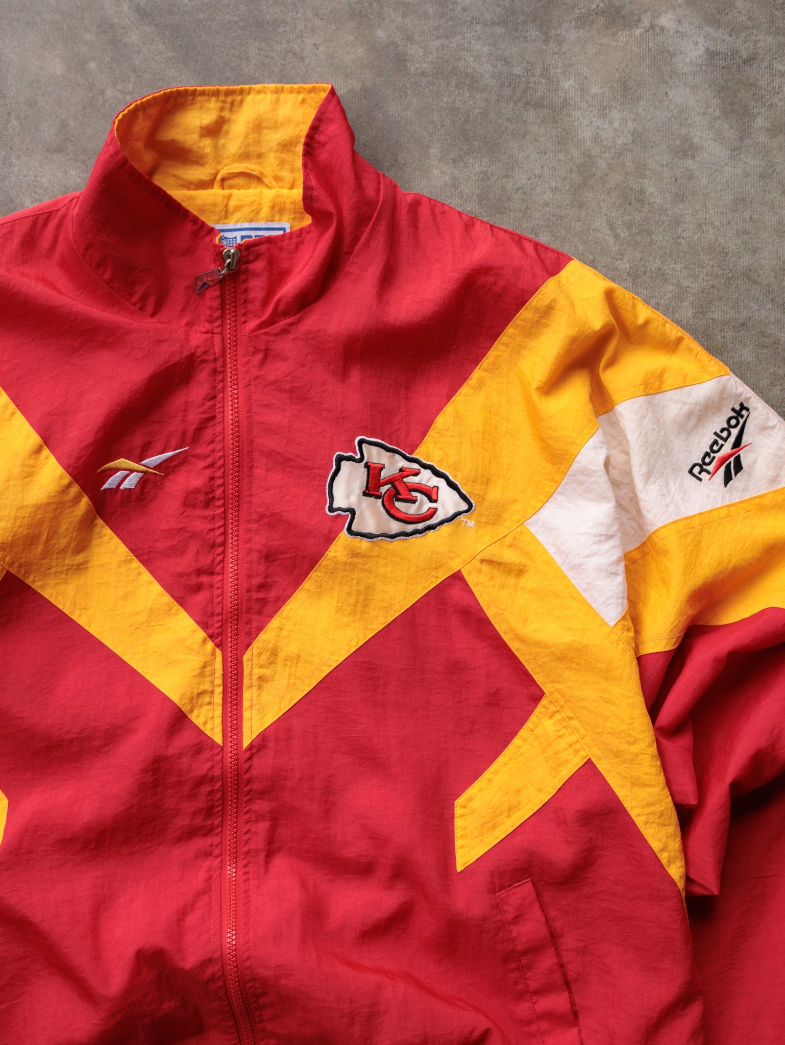 Vintage 90s Red Reebok Kansas City Chiefs Colourblock Windbreaker (XL)