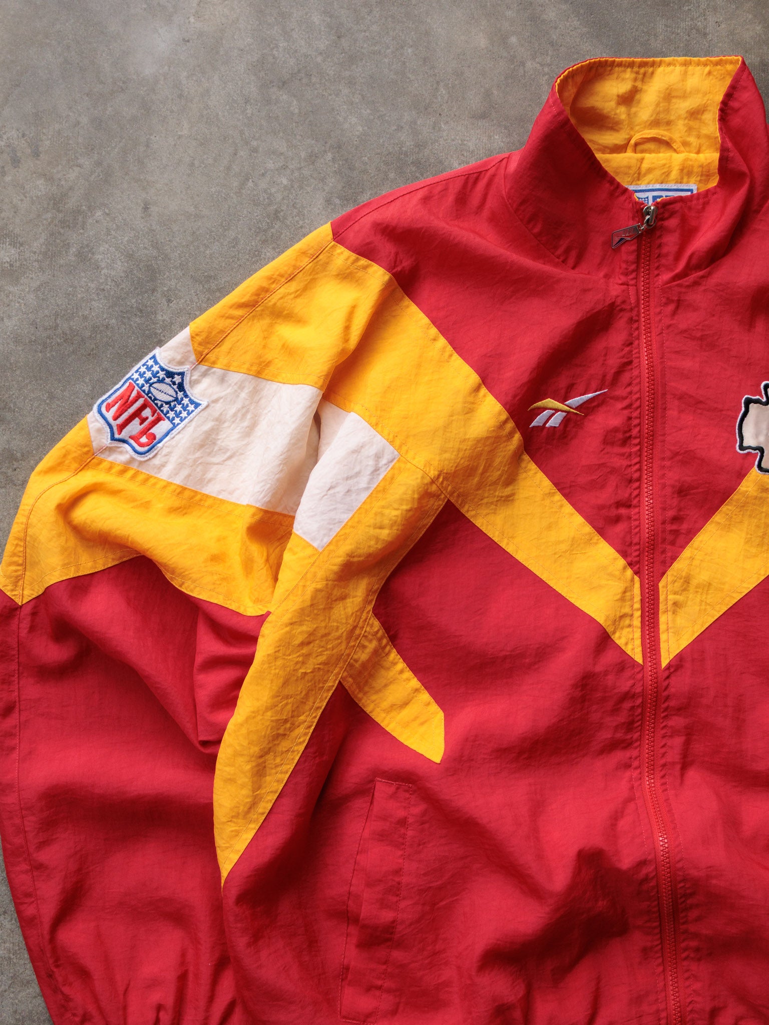 Vintage 90s Red Reebok Kansas City Chiefs Colourblock Windbreaker (XL)