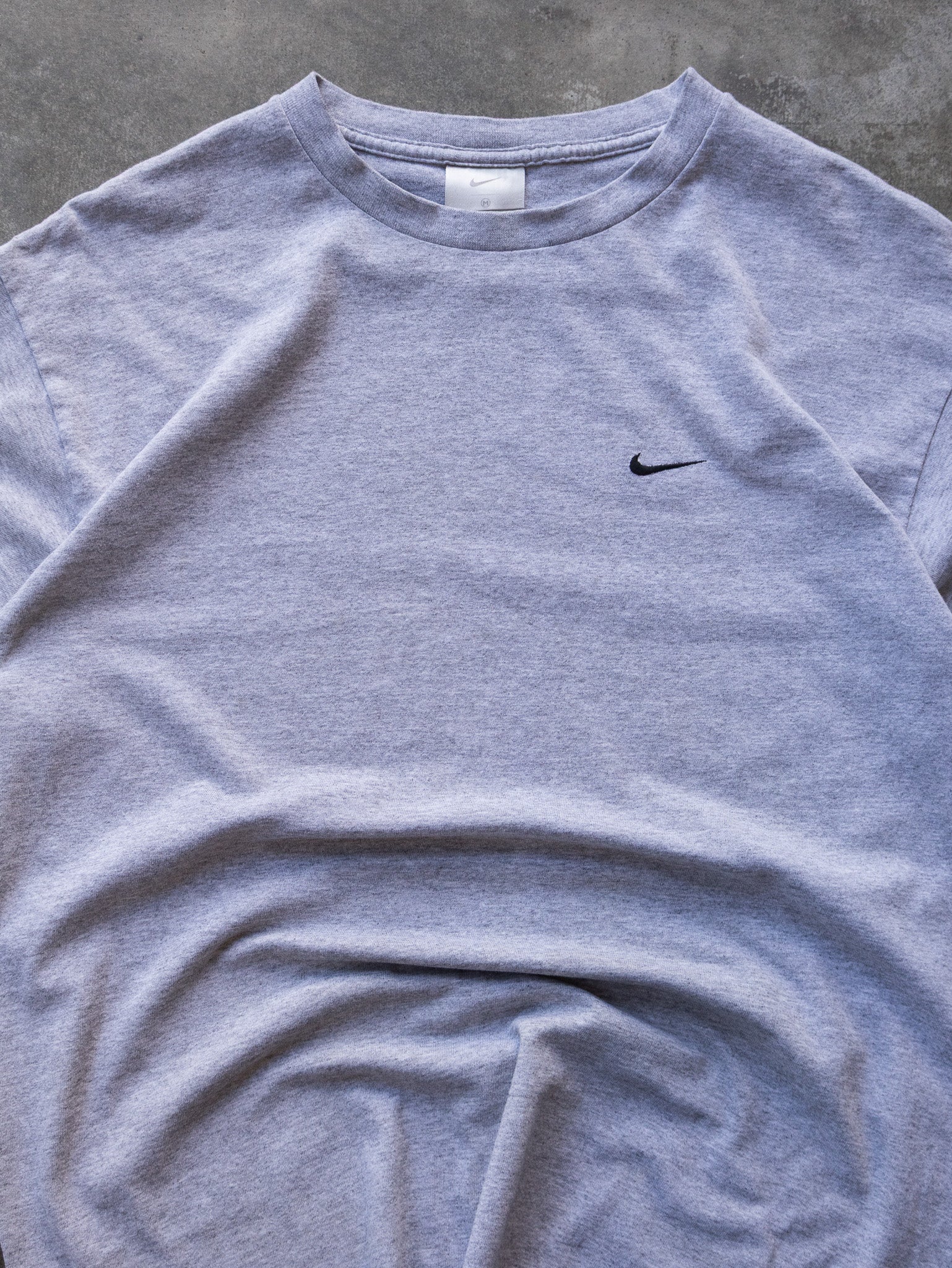 Vintage 00s Grey Nike Swoosh Tee (M)