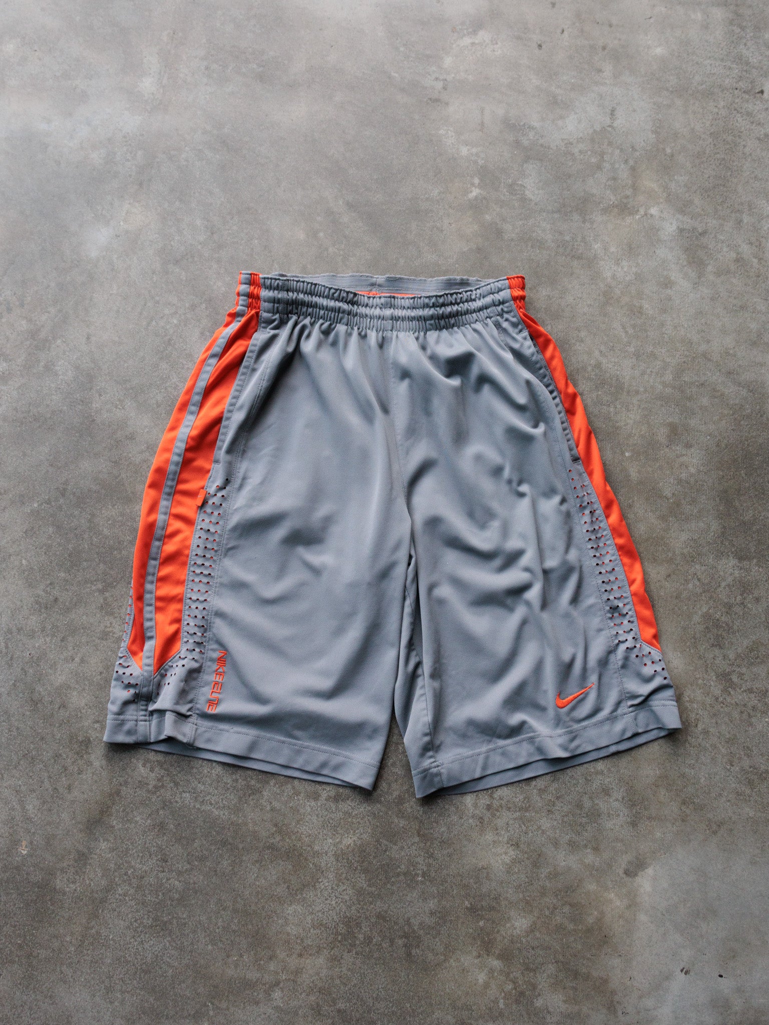 Vintage Grey Nike Elite Basketball Shorts (M)
