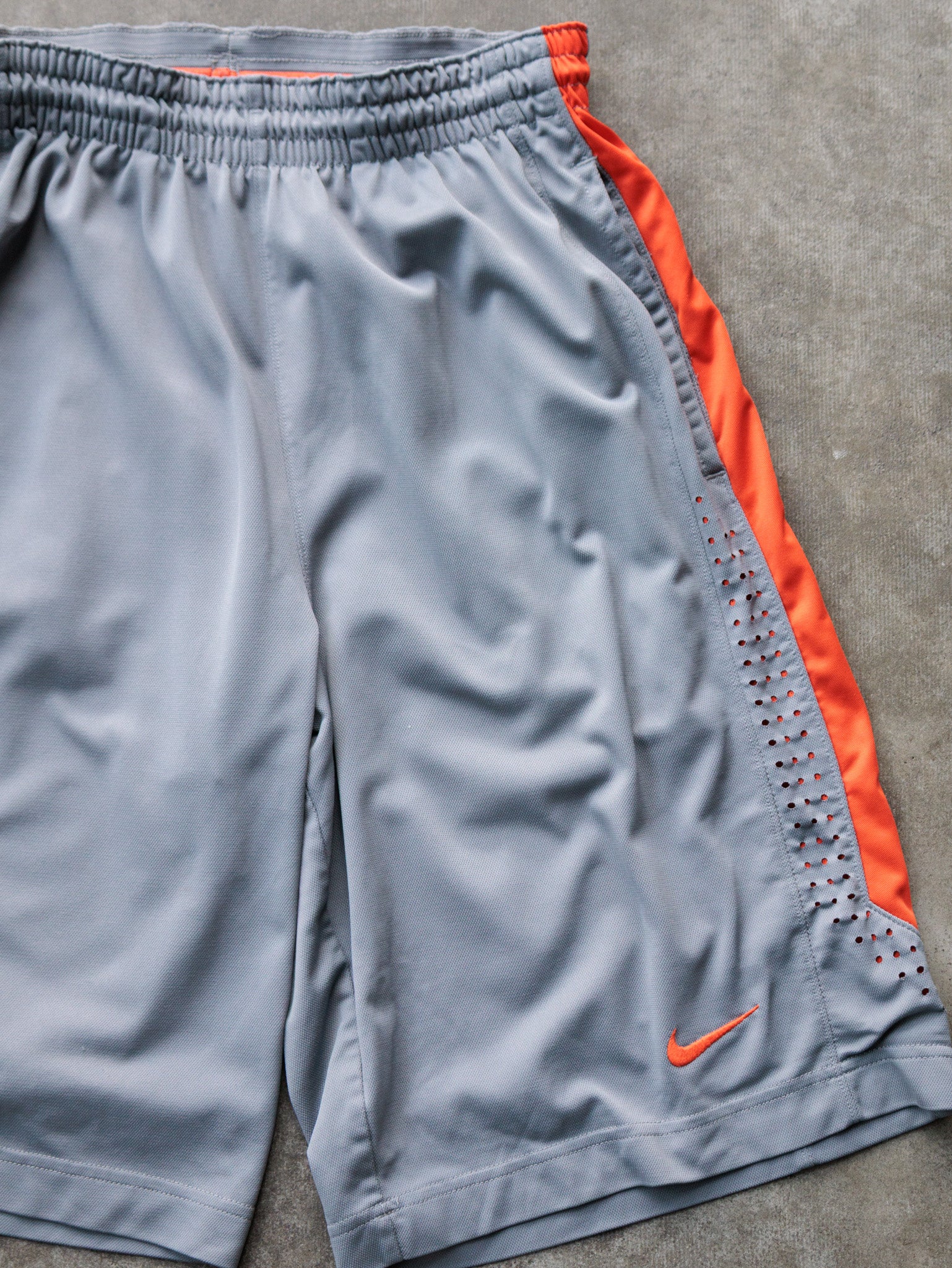 Vintage Grey Nike Elite Basketball Shorts (M)