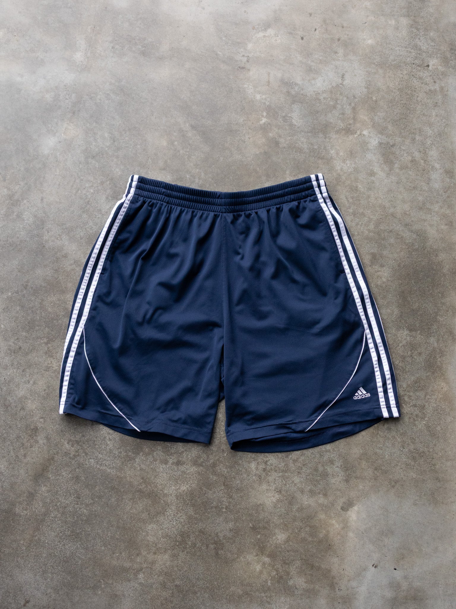 Vintage 00s Navy Adidas Shorts (XL)
