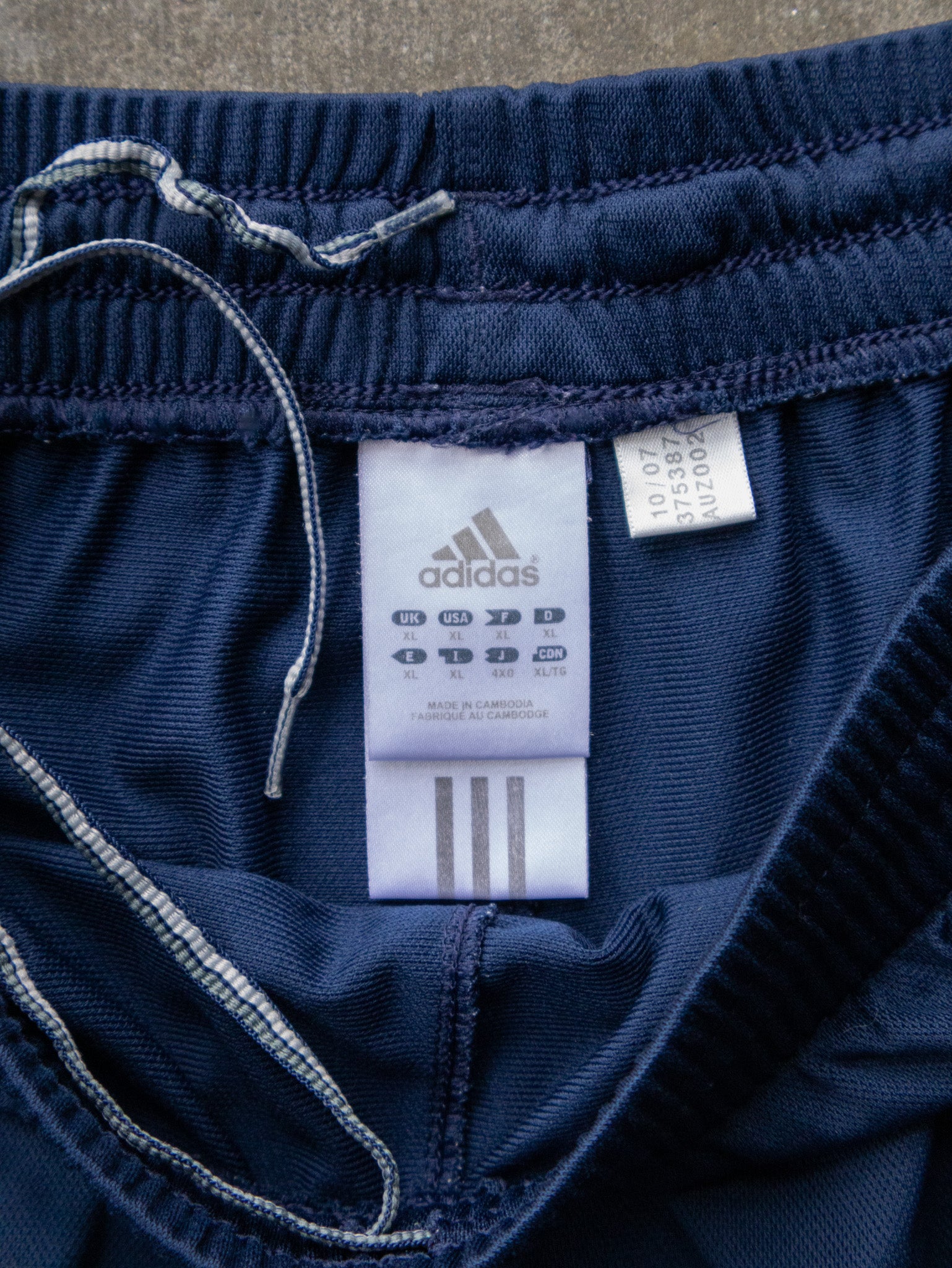 Vintage 00s Navy Adidas Shorts (XL)