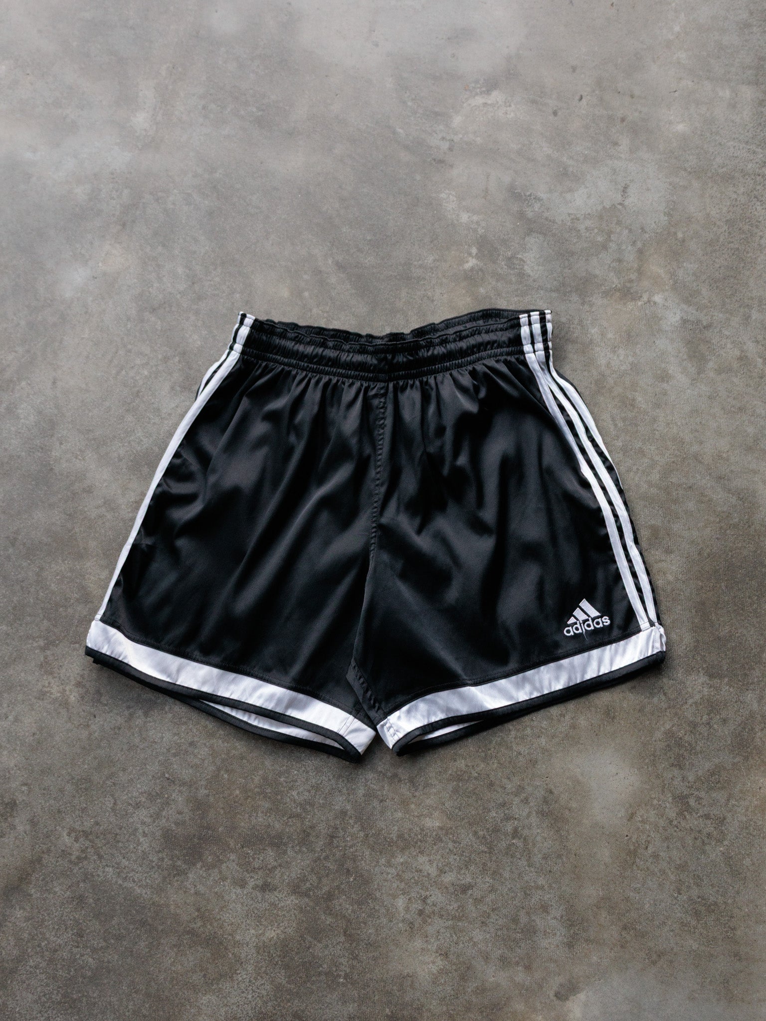 Vintage 00s Black Adidas Shorts (L)
