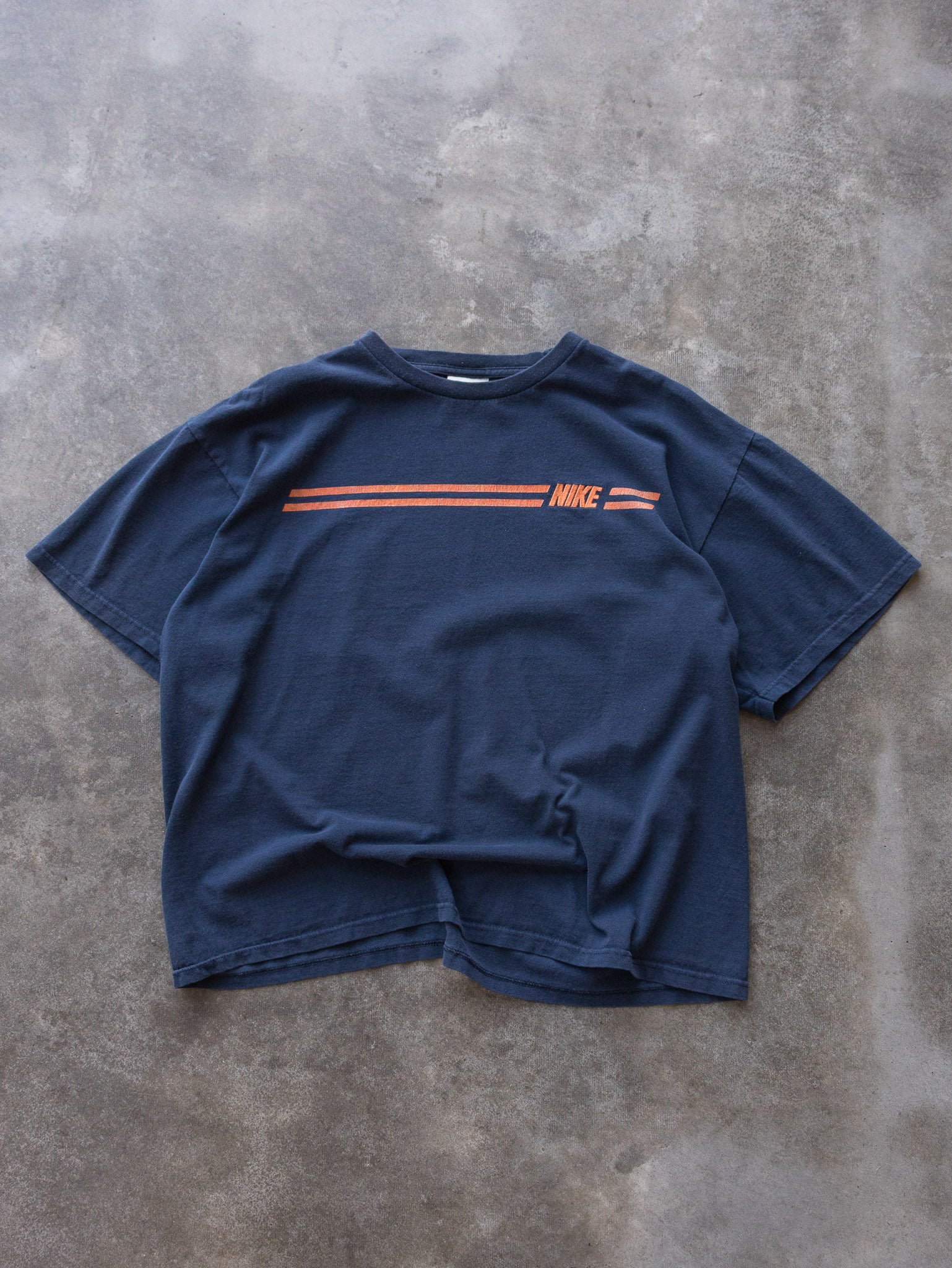 Vintage 00s Navy Nike Graphic Tee (L)