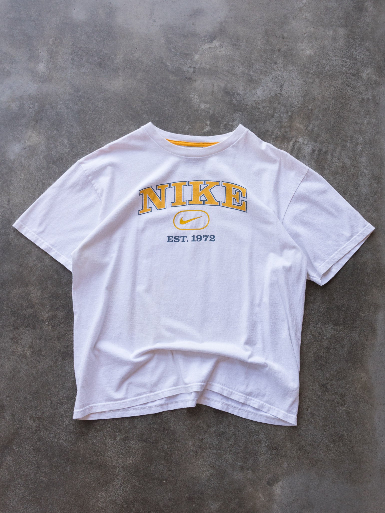 Vintage 00s White Nike Graphic Tee (L)