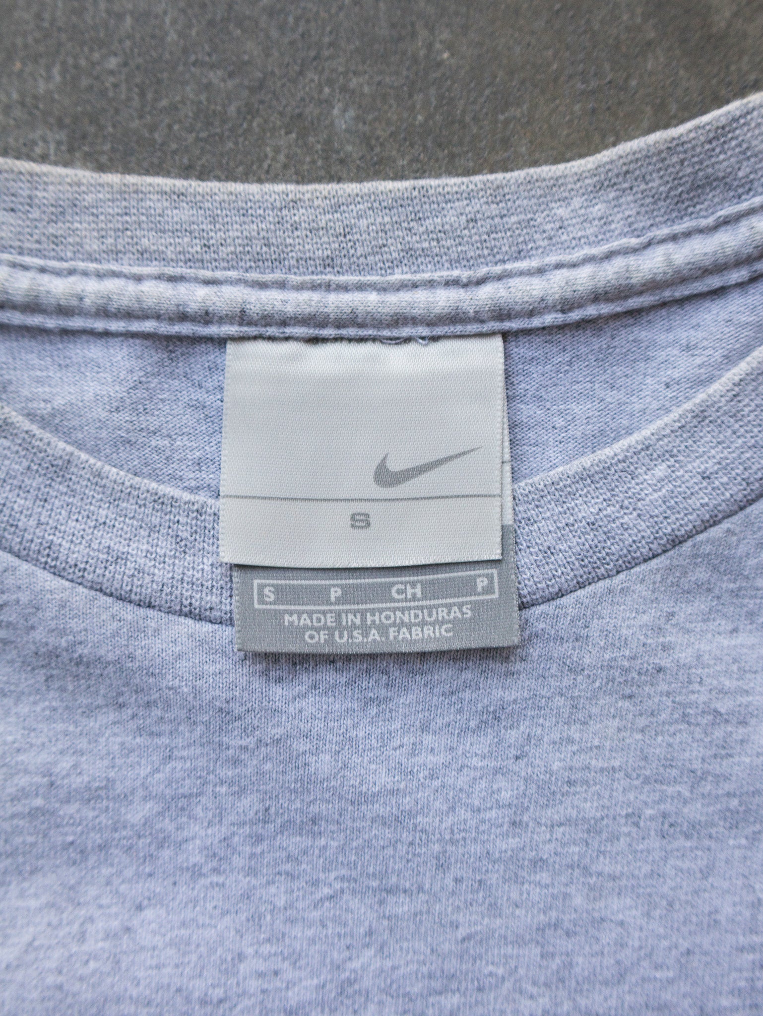 Vintage 00s Grey Nike Logo Tee (S)