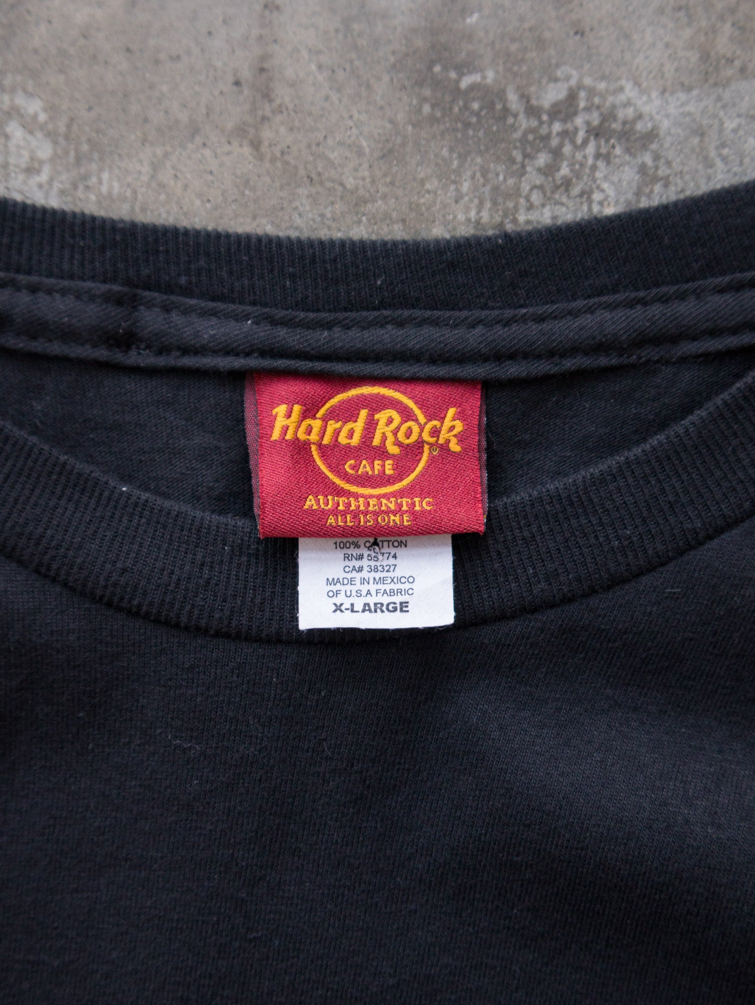 Vintage 00s Hard Rock Cafe Cayman Islands Graphic Tee (XL)