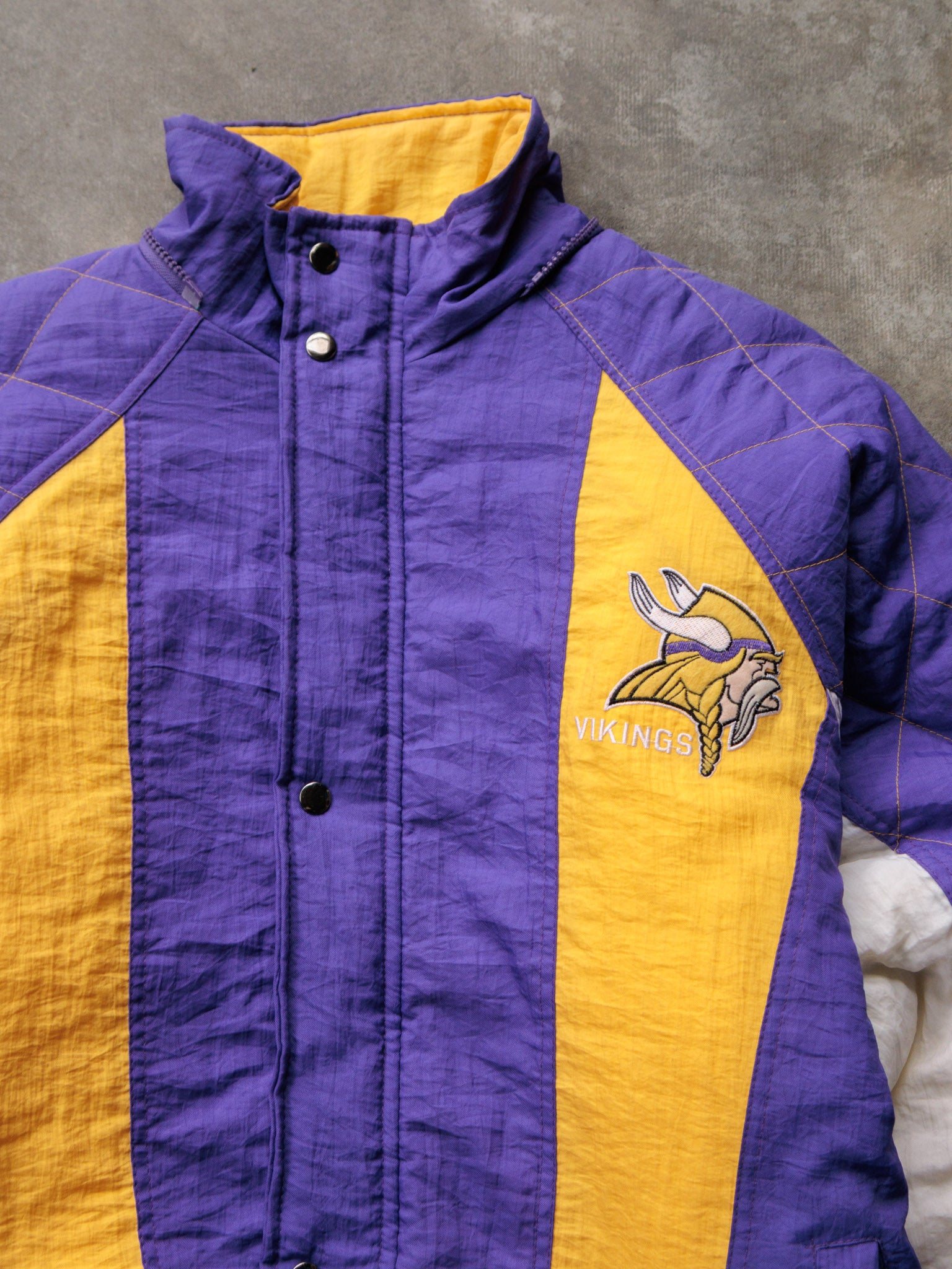 Vintage 90s Purple Starter Minnesota Vikings Puffer Jacket (M)