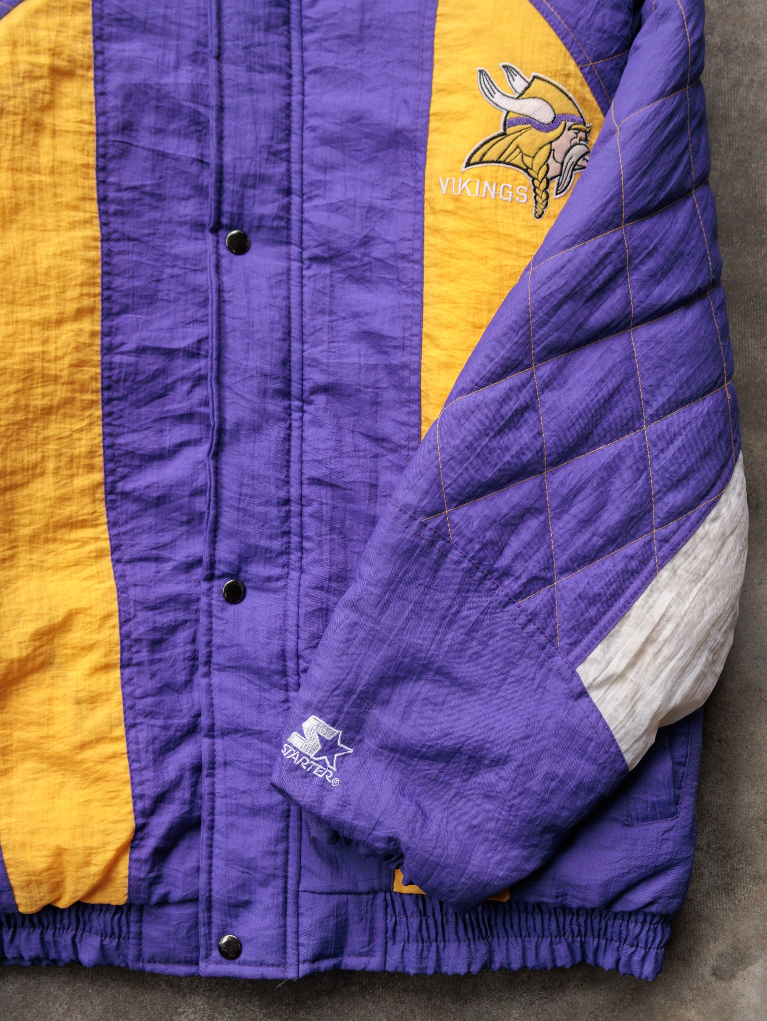 Vintage 90s Purple Starter Minnesota Vikings Puffer Jacket (M)