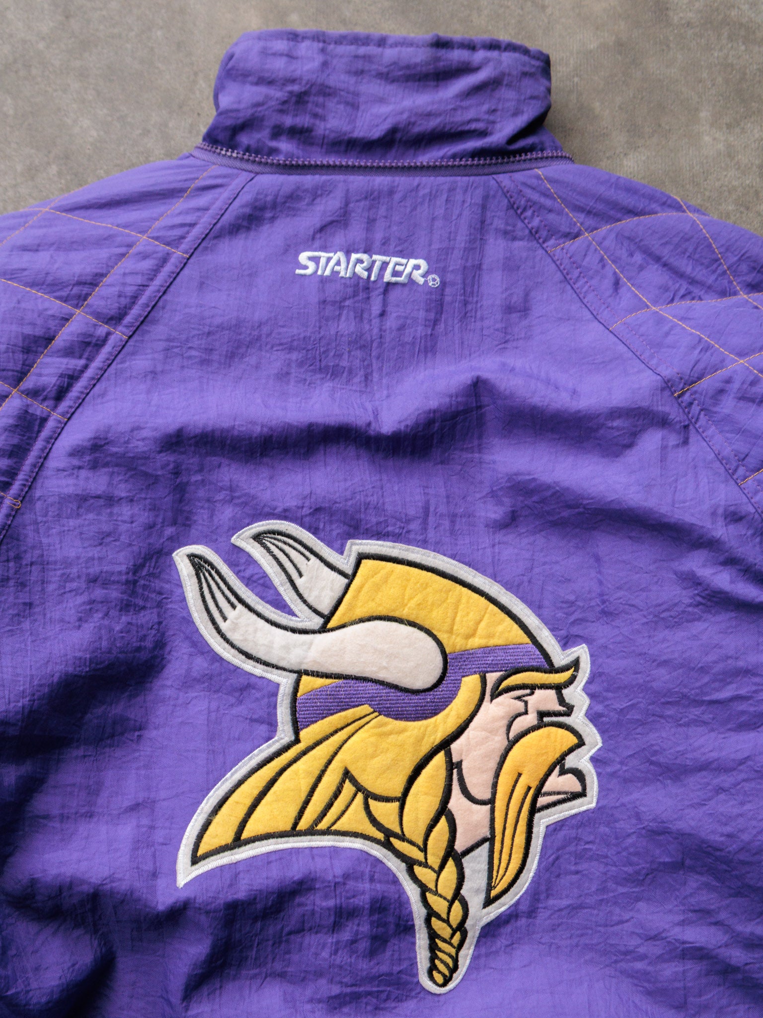 Vintage 90s Purple Starter Minnesota Vikings Puffer Jacket (M)