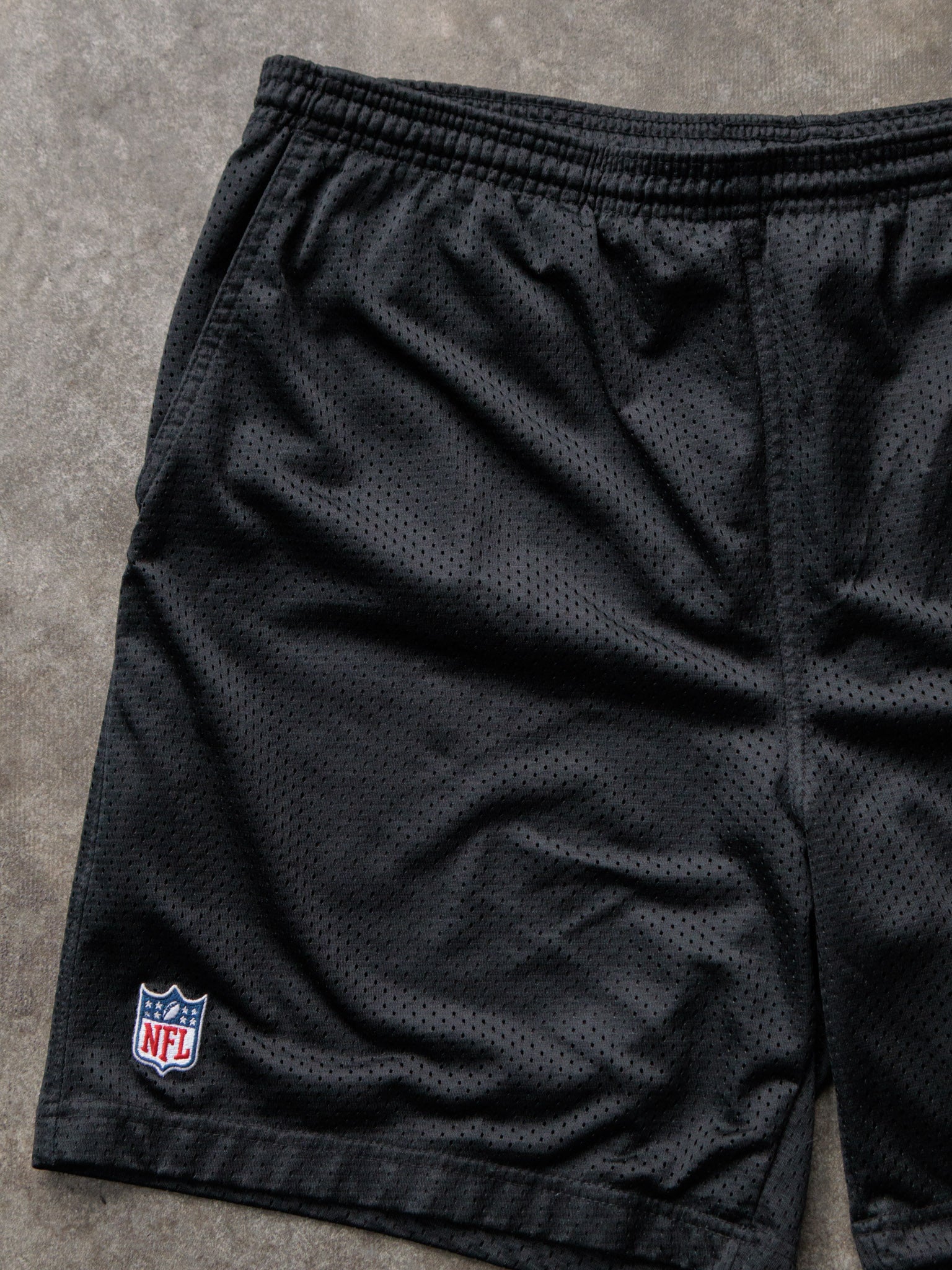Vintage 00s Black Reebok New Orleans Saints Mesh Shorts (L)