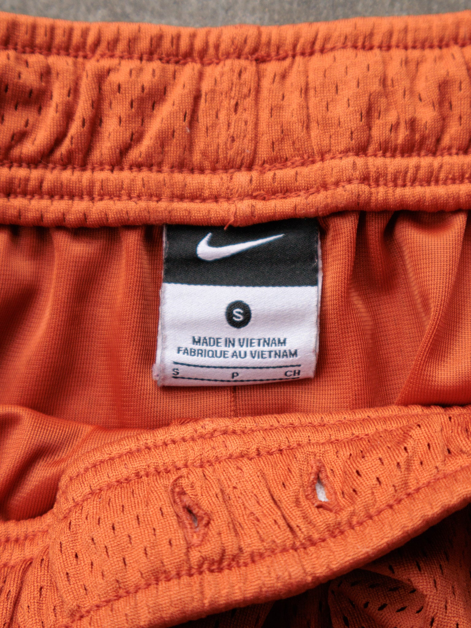 Vintage 00s Orange Texas Nike Basketball Shorts (S)