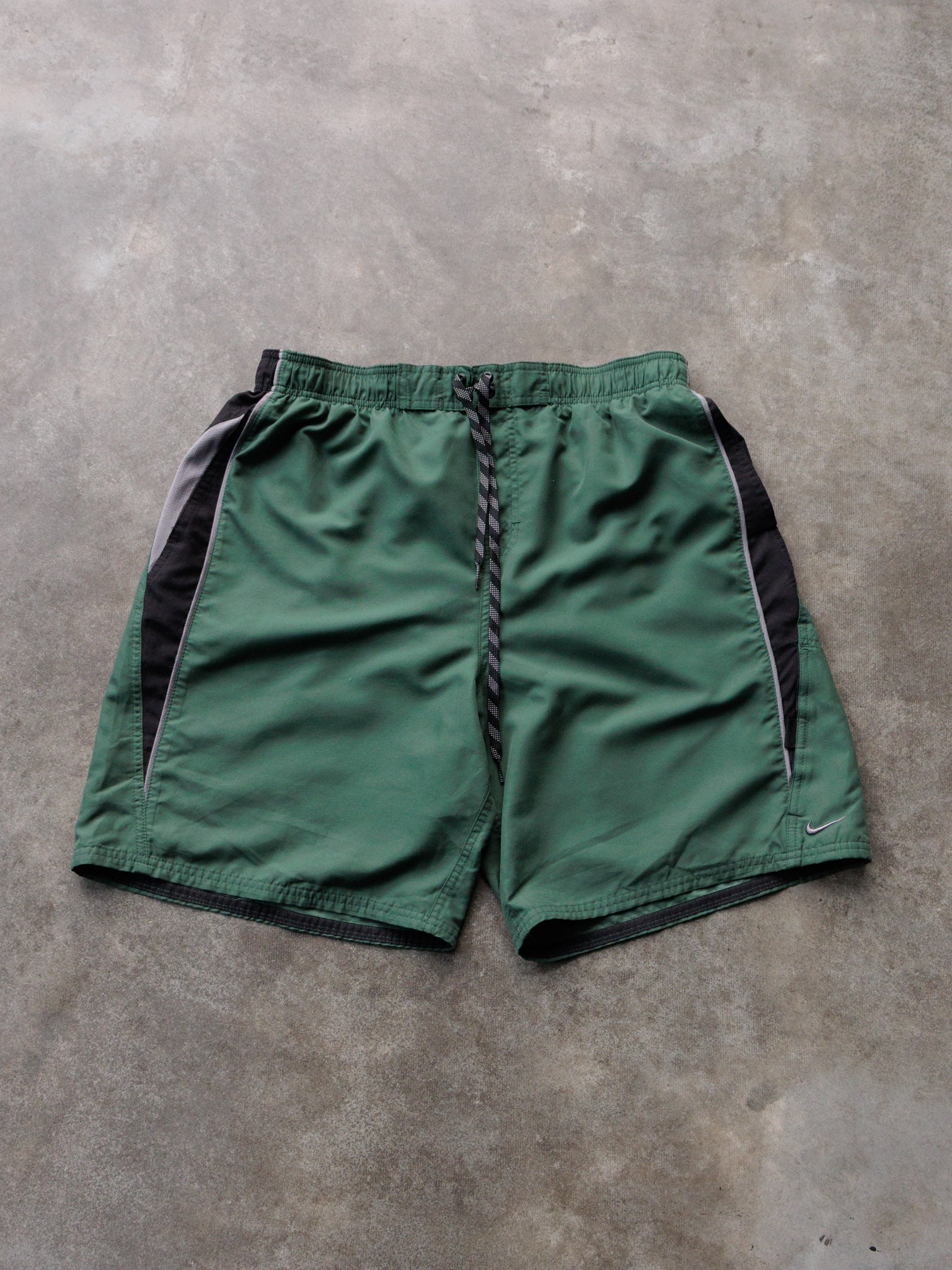 Vintage 00s Green Nike Shorts (XL)