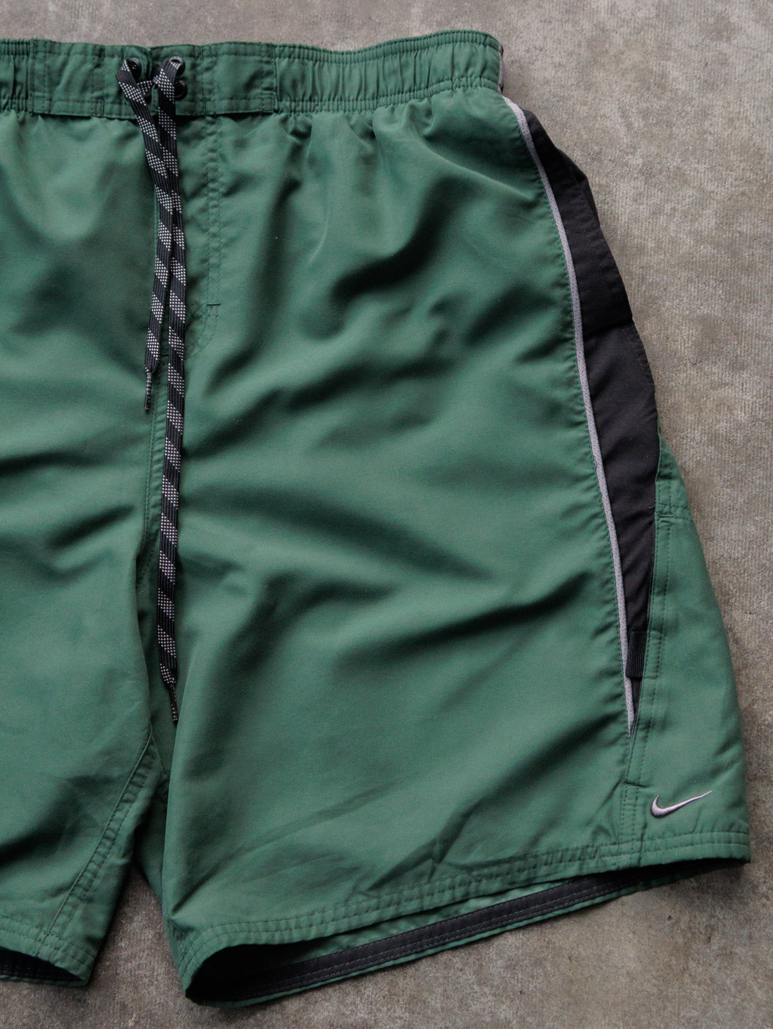 Vintage 00s Green Nike Shorts (XL)