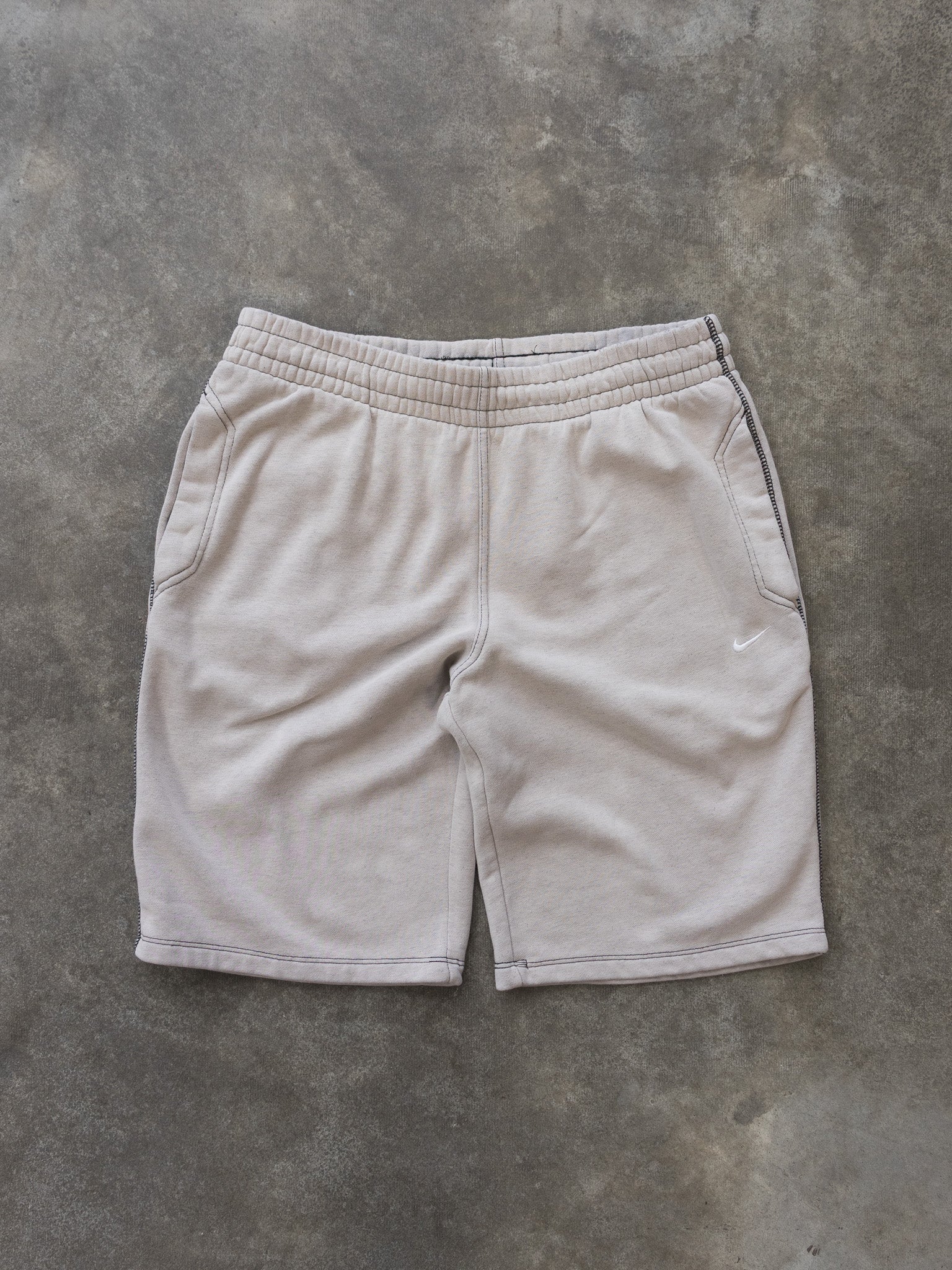 Vintage Nike Sweat Shorts (L)